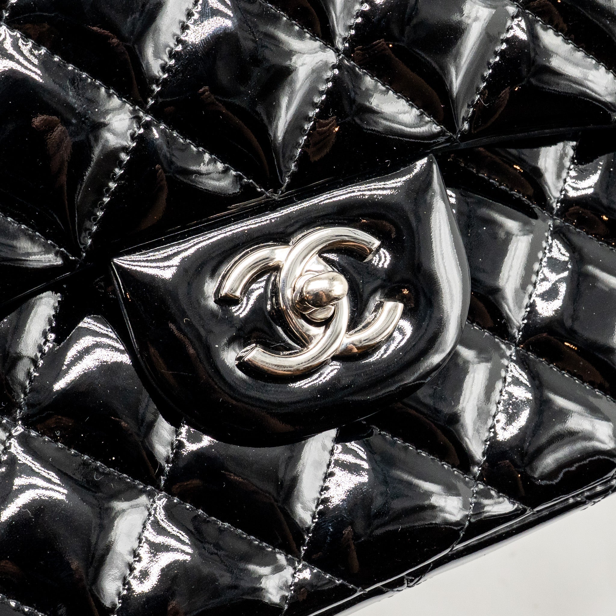 CHANEL JUMBO CLASSIC DOUBLE FLAP BAG PATENT BLACK SHW
