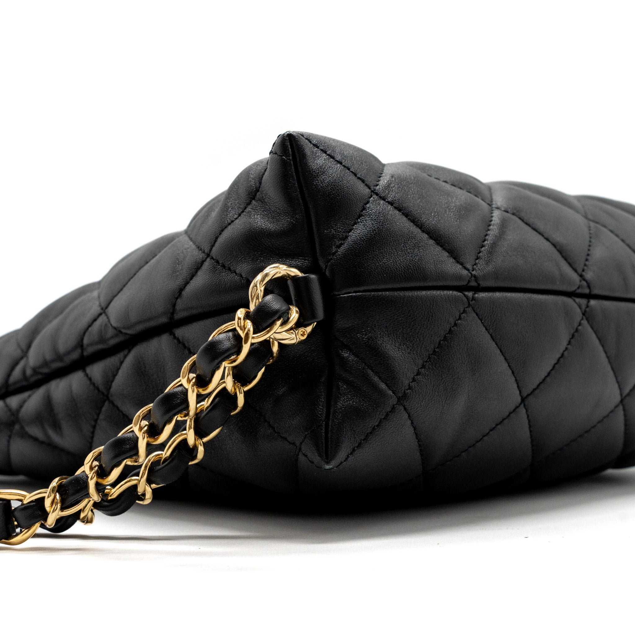 CHANEL 22B HOBO BAG LAMBSKIN BLACK GHW (MICROCHIP)