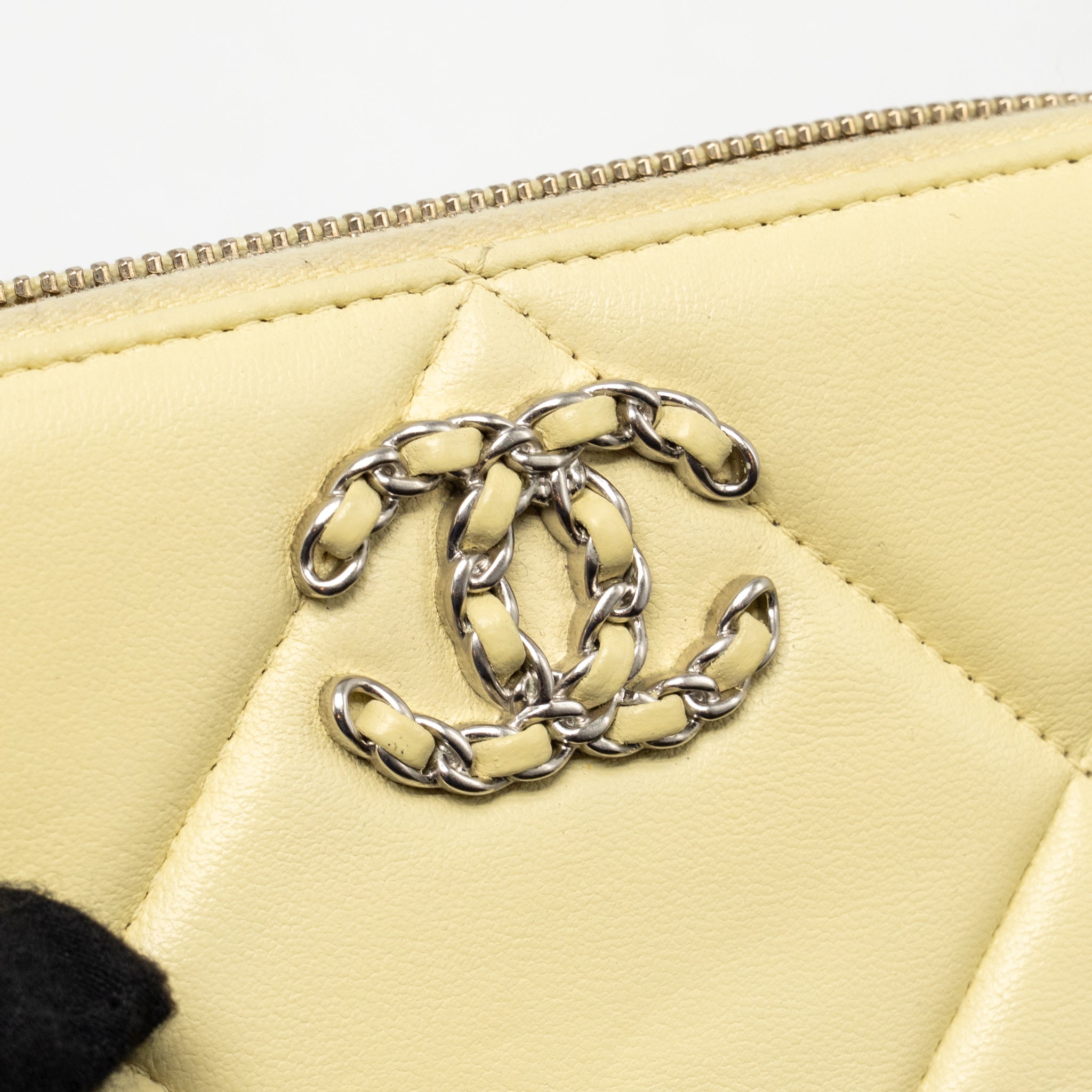 CHANEL 19 LONG WALLET LAMBSKIN YELLOW SHW (MICROCHIP)