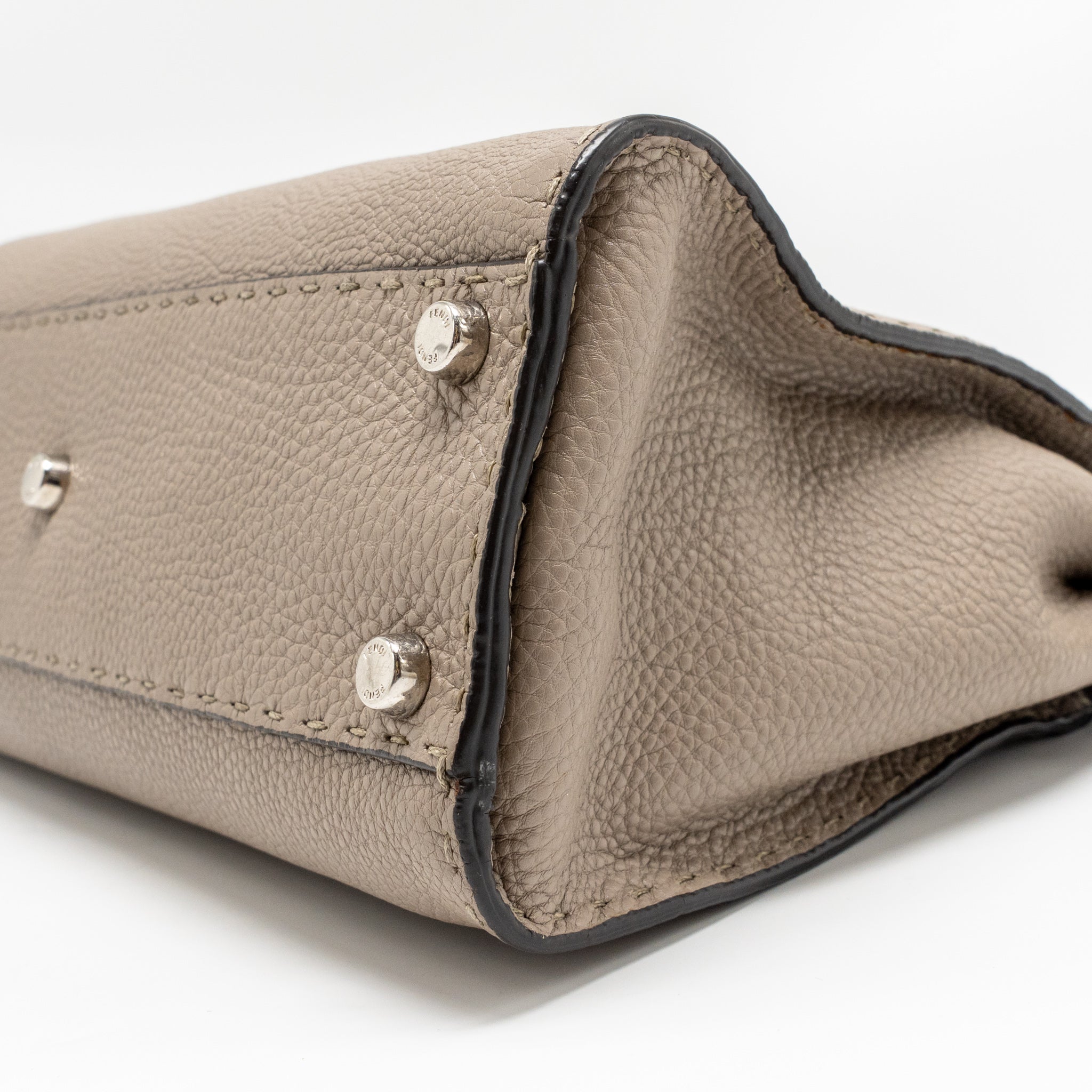 FENDI ISEEU MEDIUM PEEKABOO CALFSKIN GREY SHW