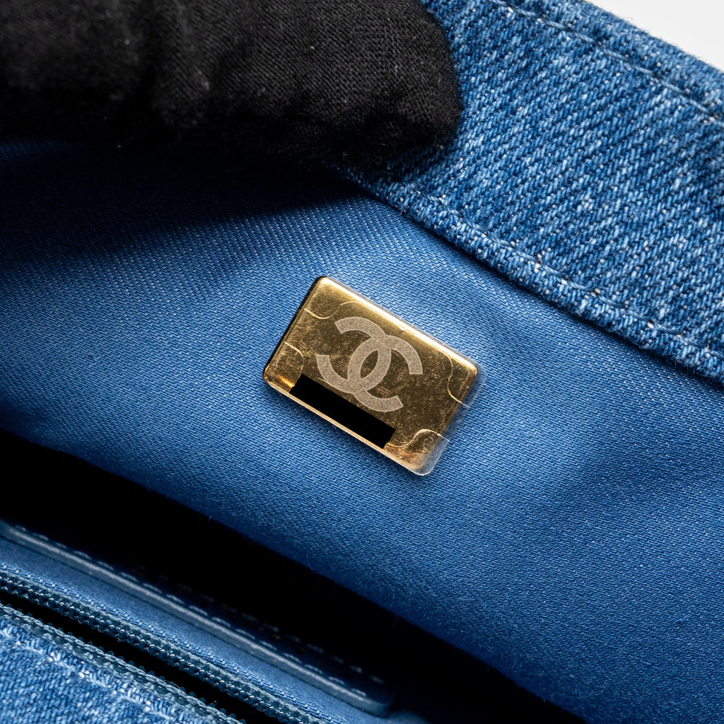 CHANEL 22P DENIM FLAP BAG DENIM BLUE BRUSHED GHW (MICROCHIP)