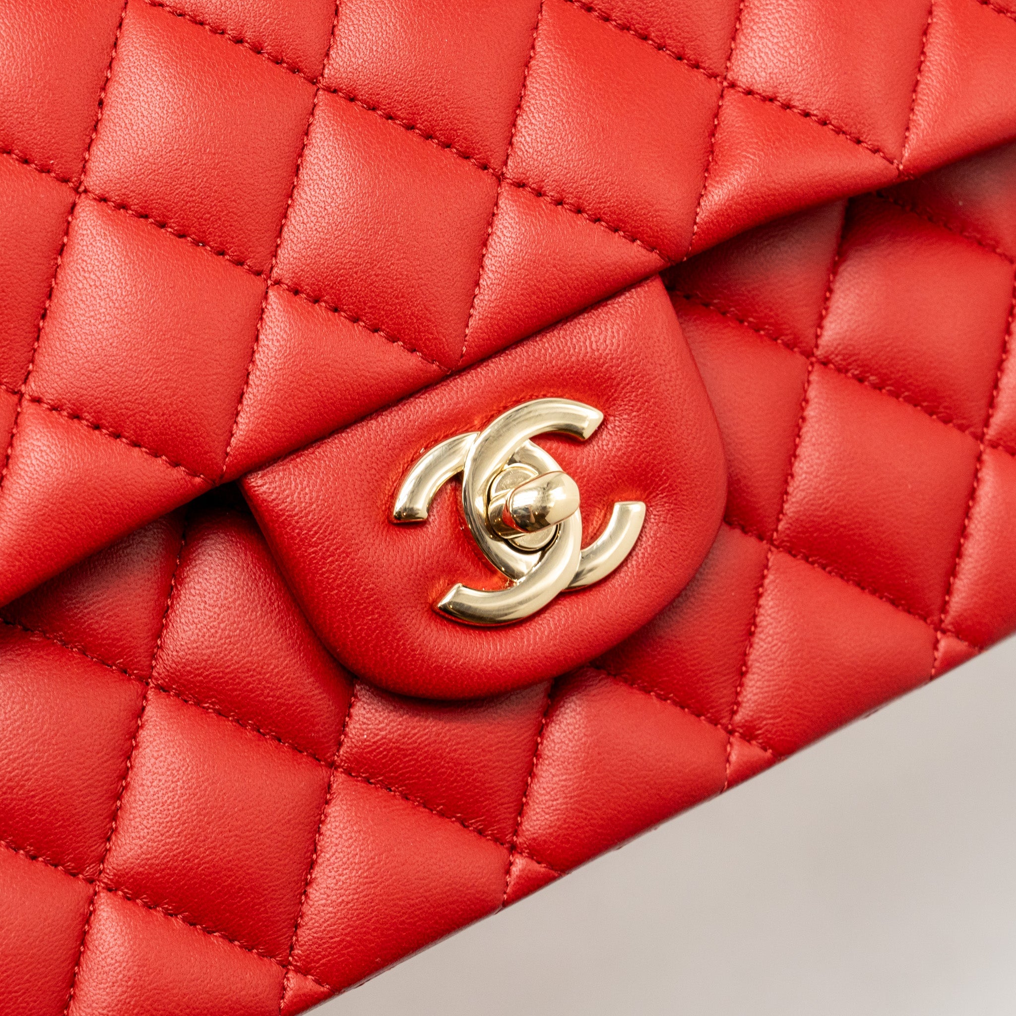 CHANEL MEDIUM CLASSIC DOUBLE FLAP BAG LAMBSKIN RED LGHW