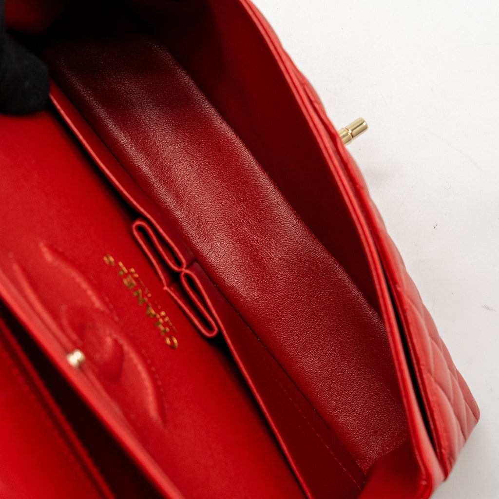 CHANEL MEDIUM CLASSIC DOUBLE FLAP BAG LAMBSKIN RED LGHW