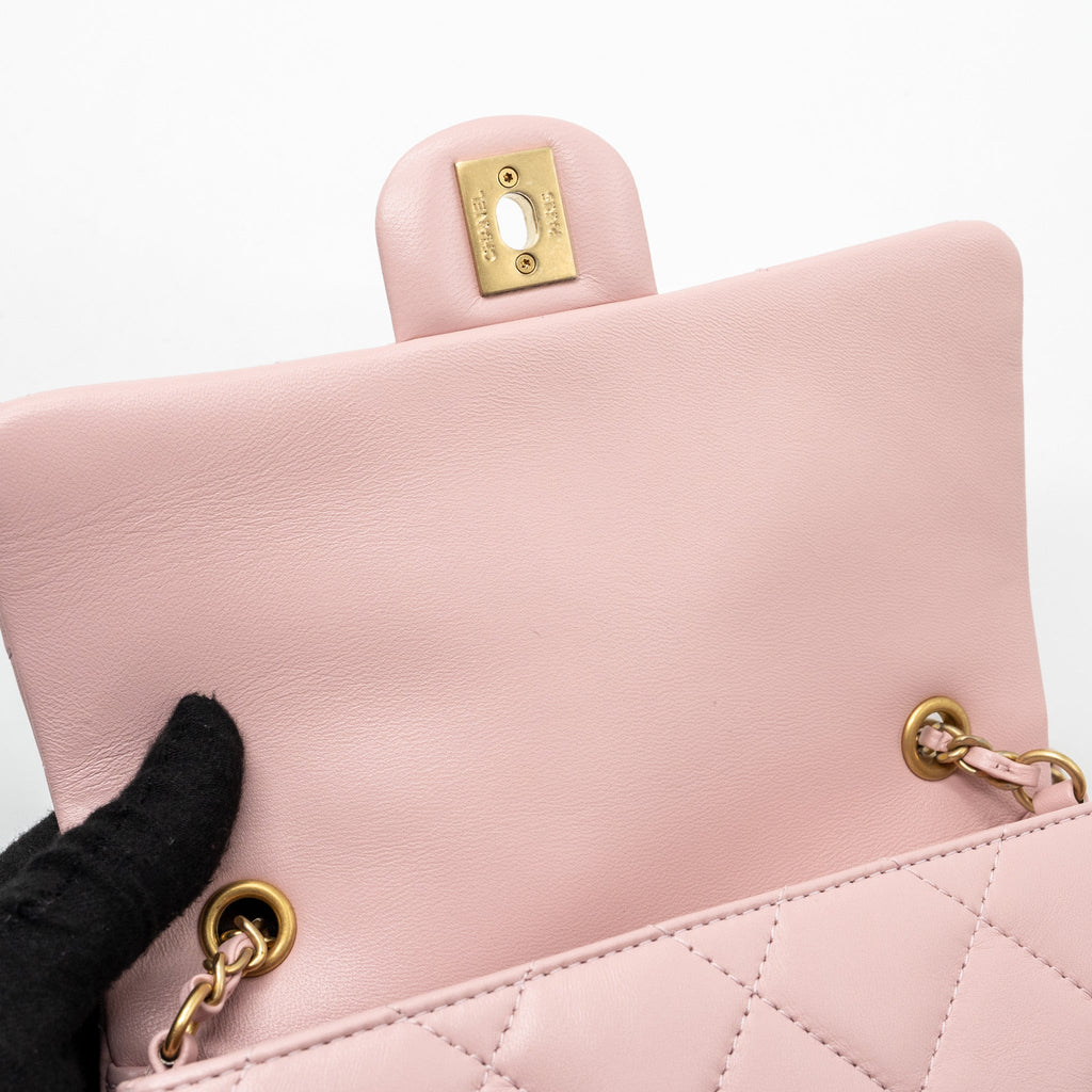CHANEL QUILTED FLAP BAG WITH HEART CHARM ON CHAIN LAMBSKIN LIGHT PINK GHW (MICROCHIP)