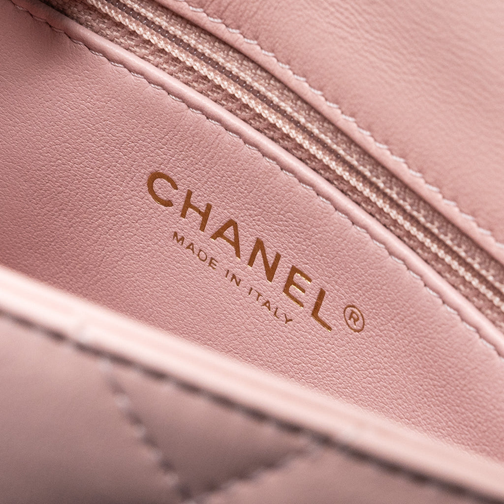 CHANEL QUILTED FLAP BAG WITH HEART CHARM ON CHAIN LAMBSKIN LIGHT PINK GHW (MICROCHIP)
