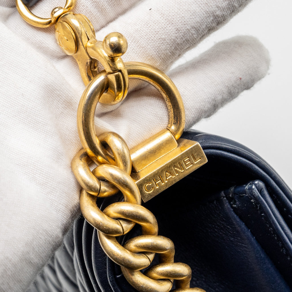 CHANEL 20B MEDIUM BOY BAG WITH TOP HANDLE CALFSKIN NAVY GHW
