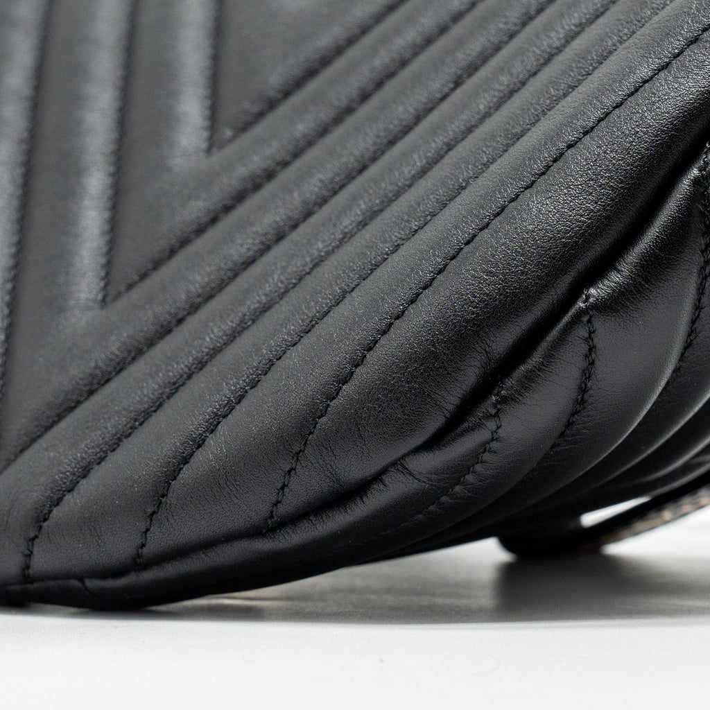 LOUIS VUITTON NEW WAVE BUMBAG CALFSKIN BLACK GHW