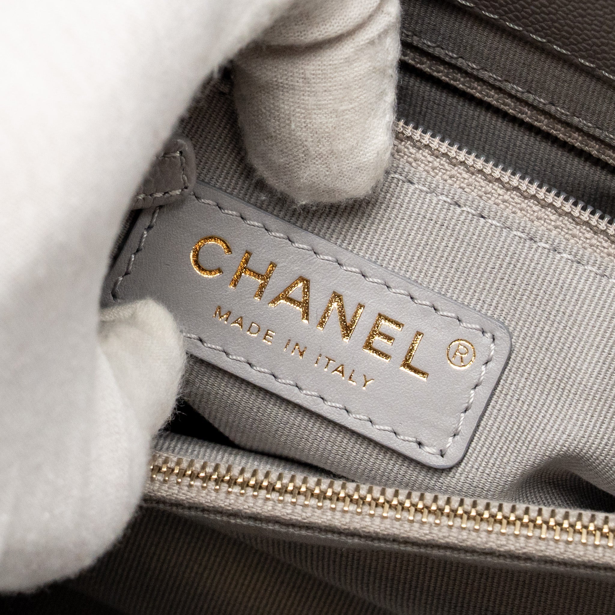 CHANEL QUILTED FLAP BAG WITH CHAIN HANDLE CAVIAR GREY GHW (MICROCHIP)