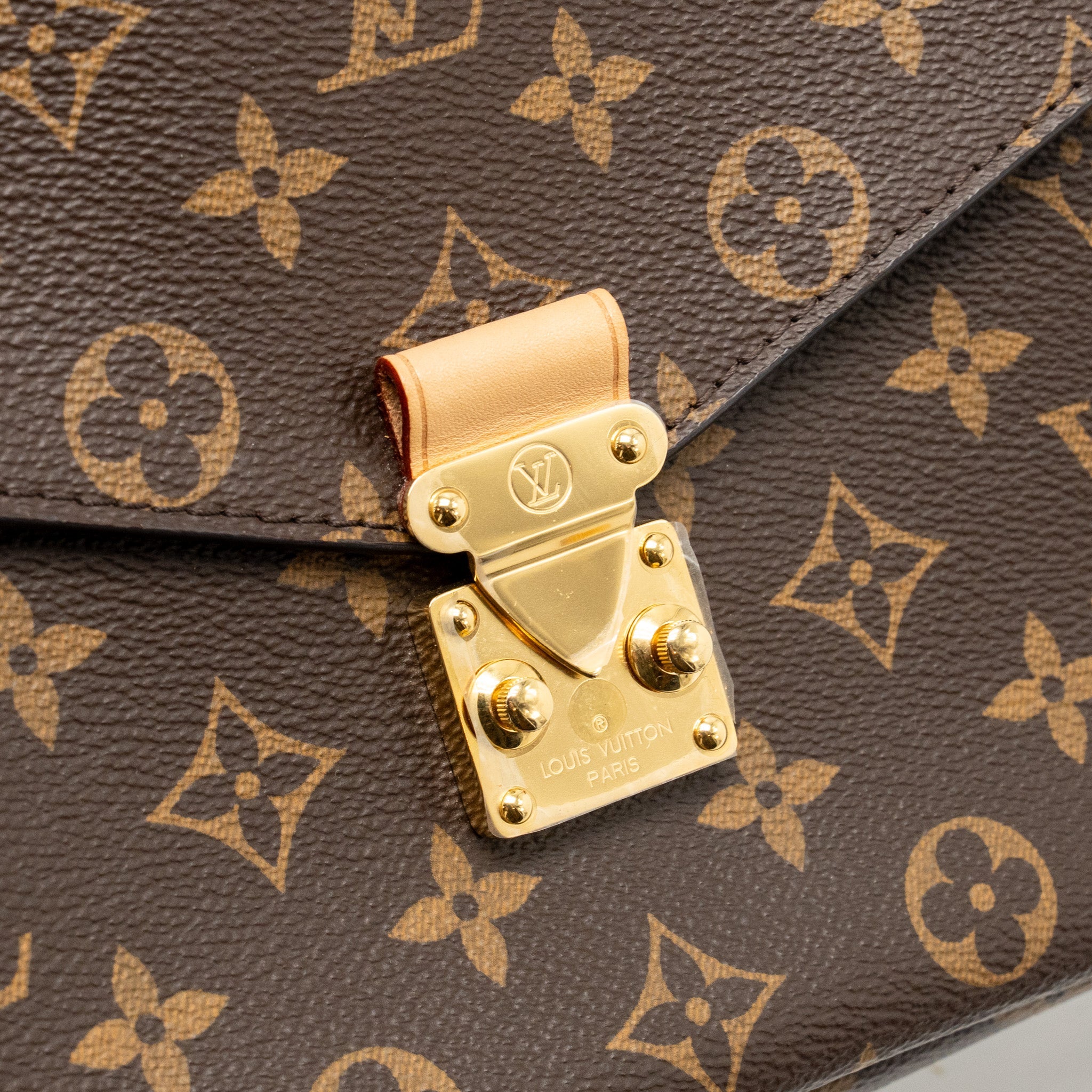 LOUIS VUITTON POCHETTE METIS MONOGRAM CANVAS GHW