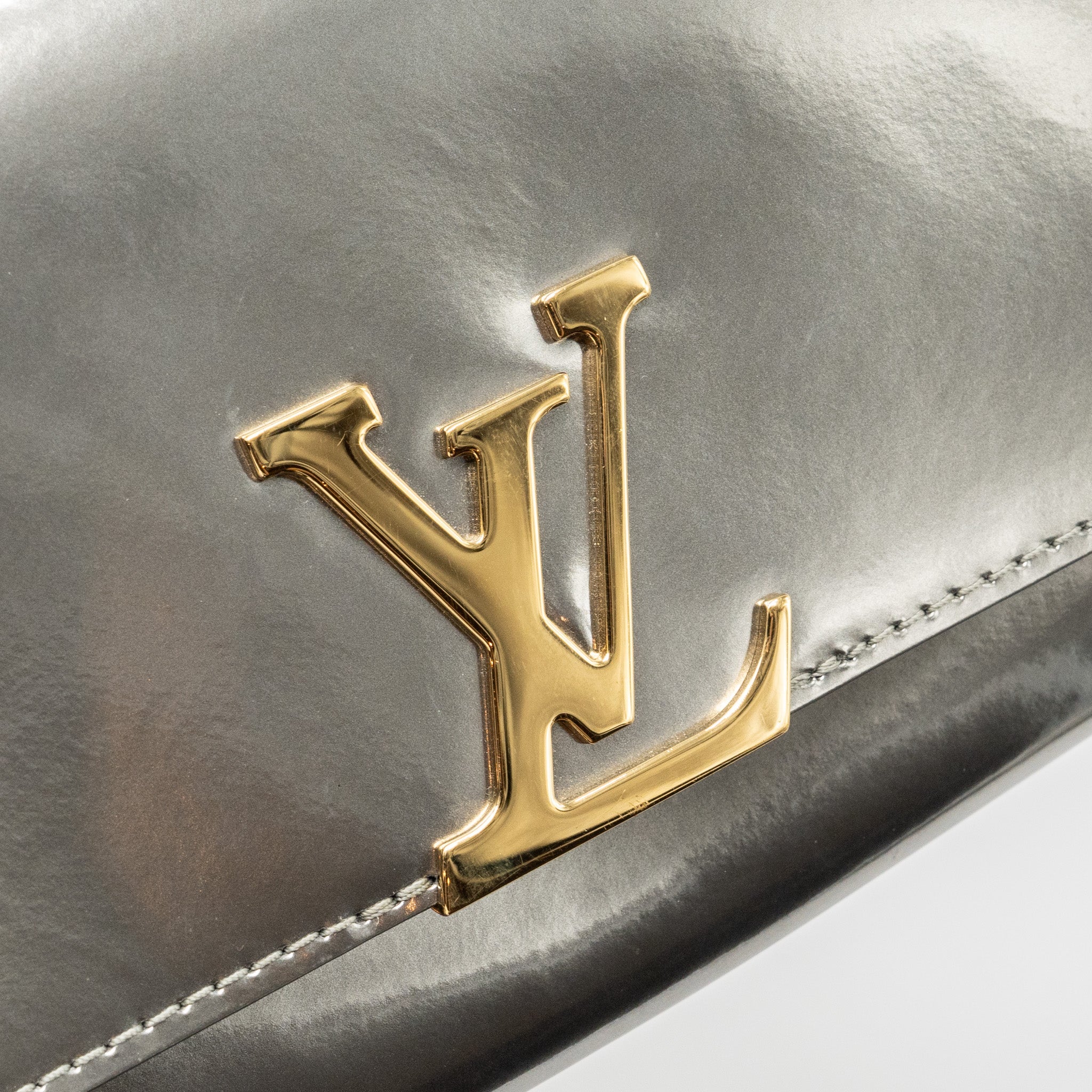 LOUIS VUITTON LOUISE PM PATENT SILVER GHW