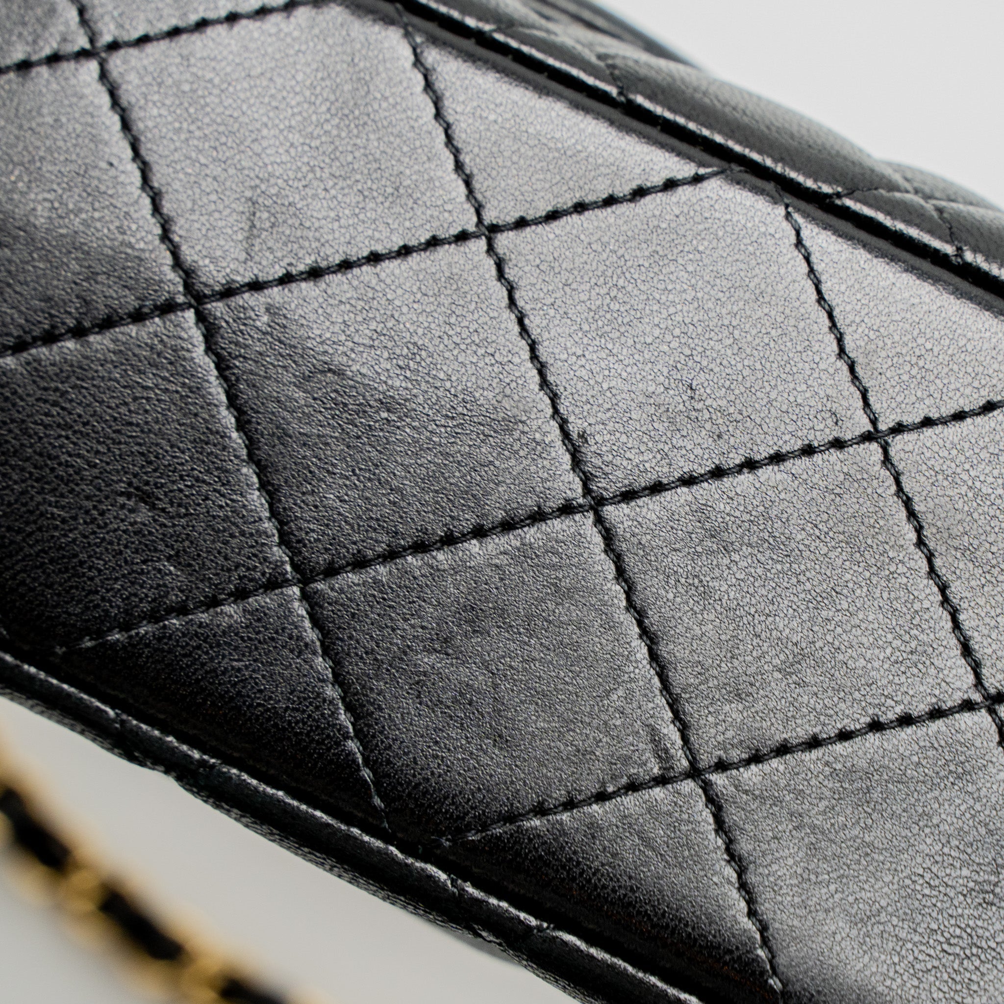 CHANEL MEDIUM CLASSIC FLAP BAG LAMBSKIN BLACK GHW