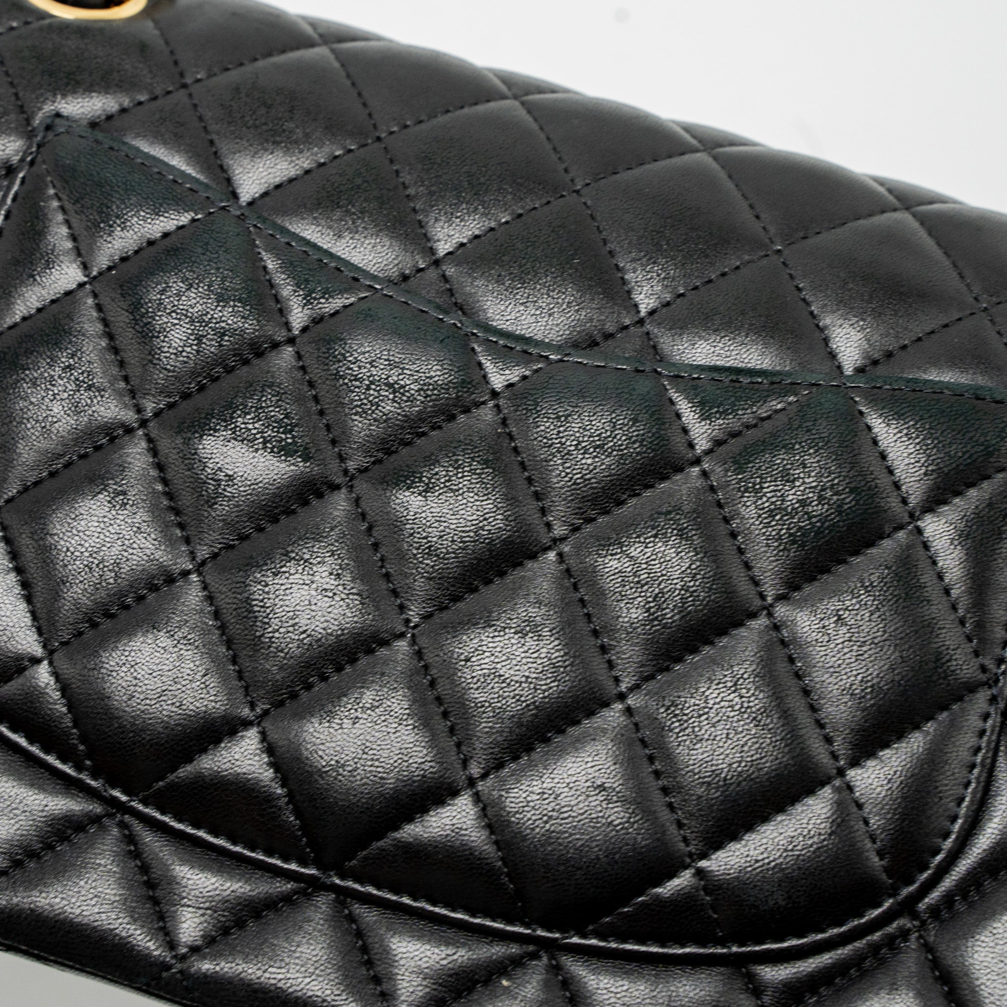 CHANEL MEDIUM CLASSIC FLAP BAG LAMBSKIN BLACK GHW