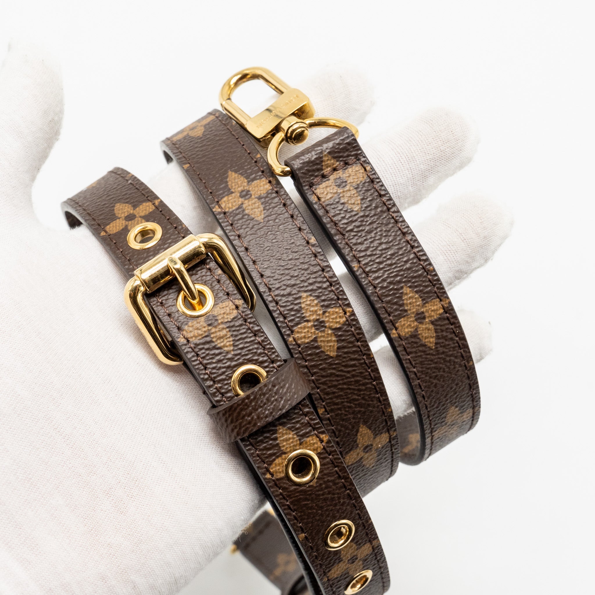 LOUIS VUITTON POCHETTE METIS MONOGRAM CANVAS GHW