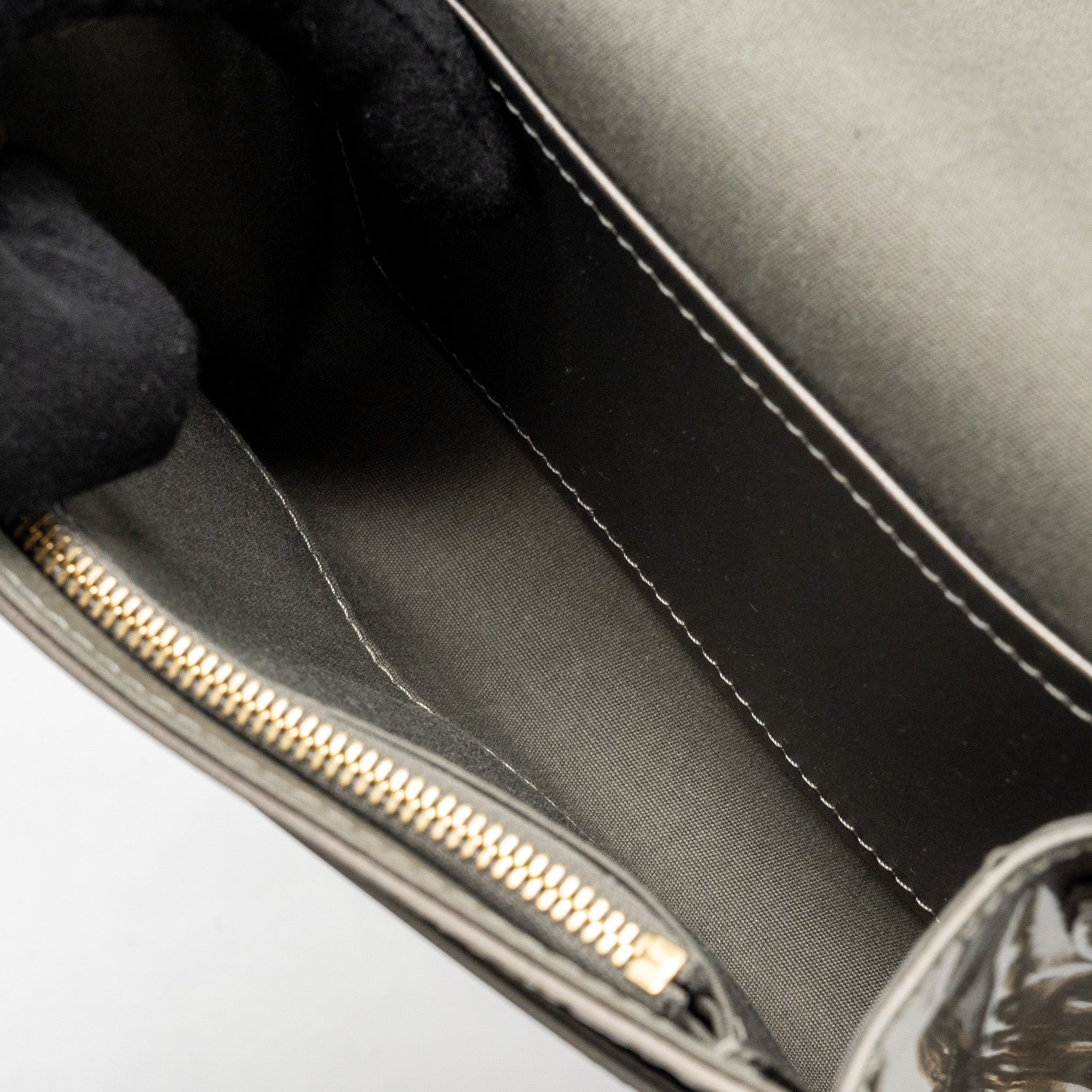 LOUIS VUITTON LOUISE PM PATENT SILVER GHW