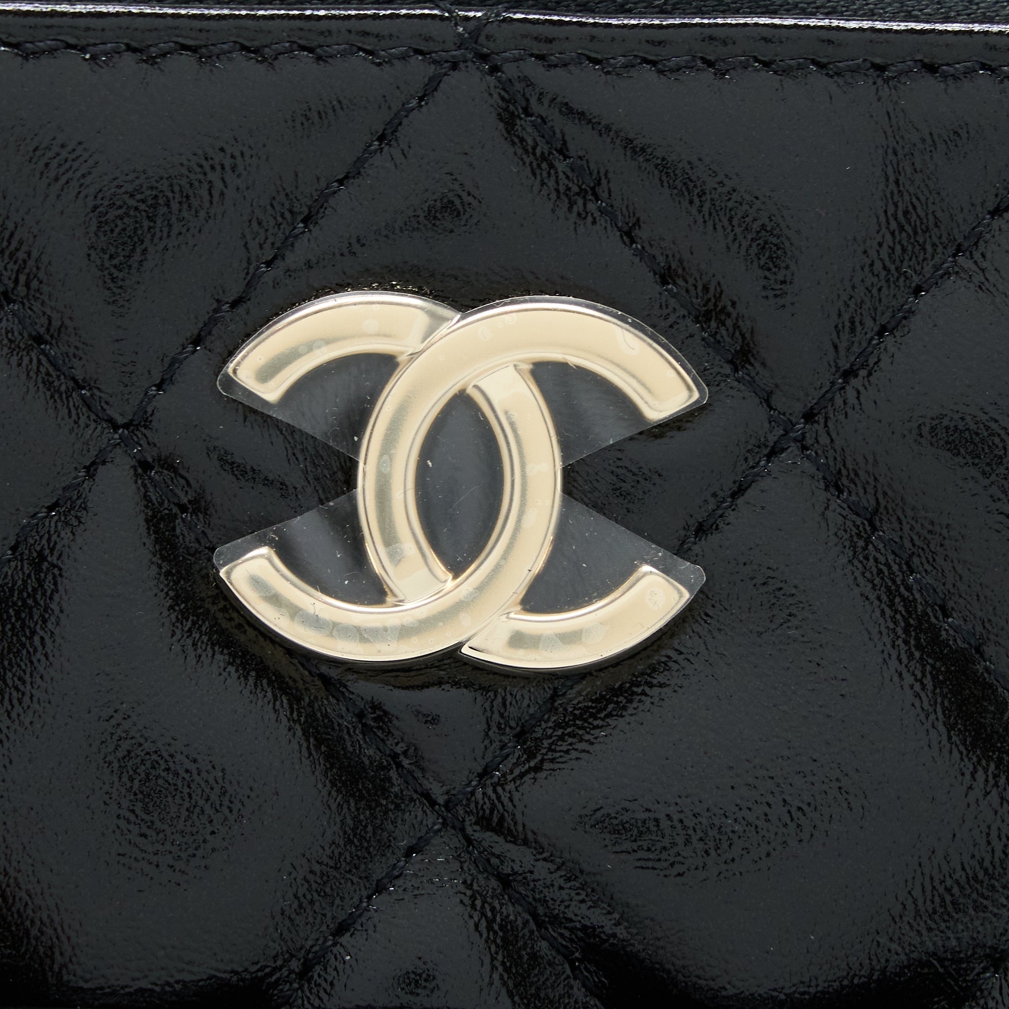 CHANEL 22A BACKPACK PATENT BLACK LGHW (MICROCHIP)