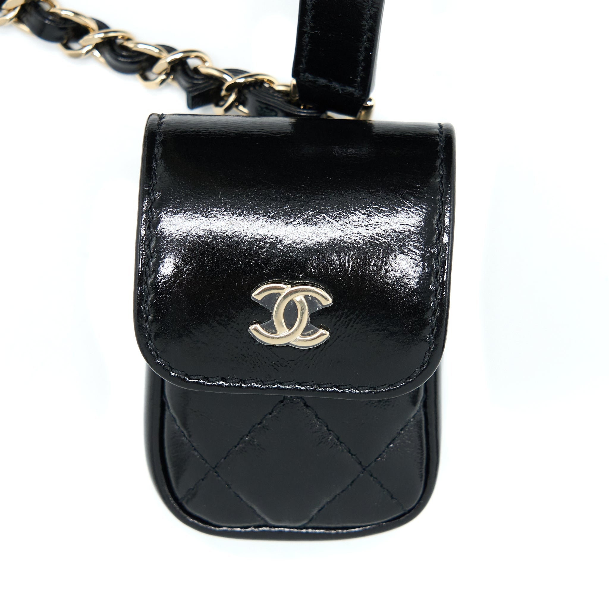 CHANEL 22A BACKPACK PATENT BLACK LGHW (MICROCHIP)
