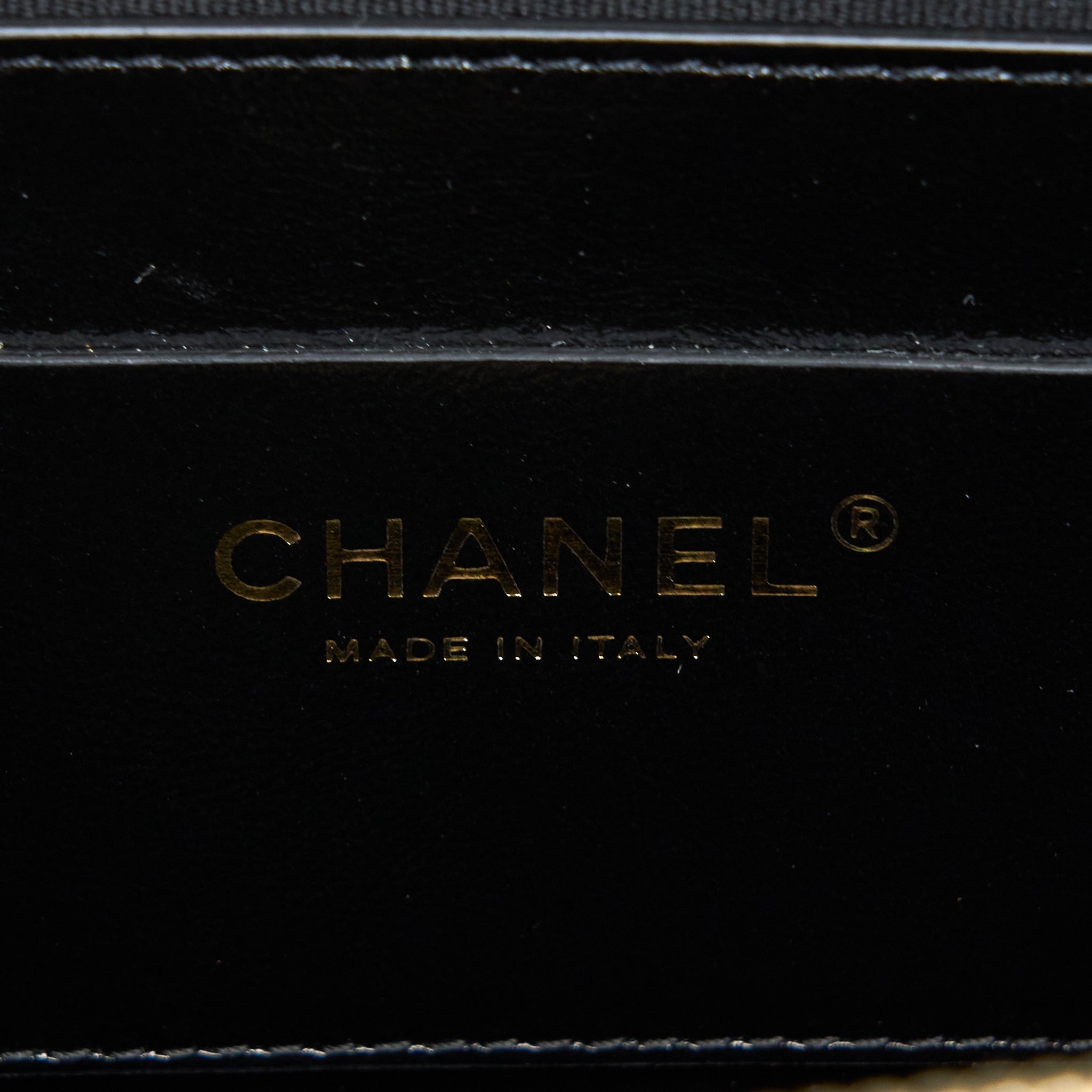 CHANEL 22A BACKPACK PATENT BLACK LGHW (MICROCHIP)