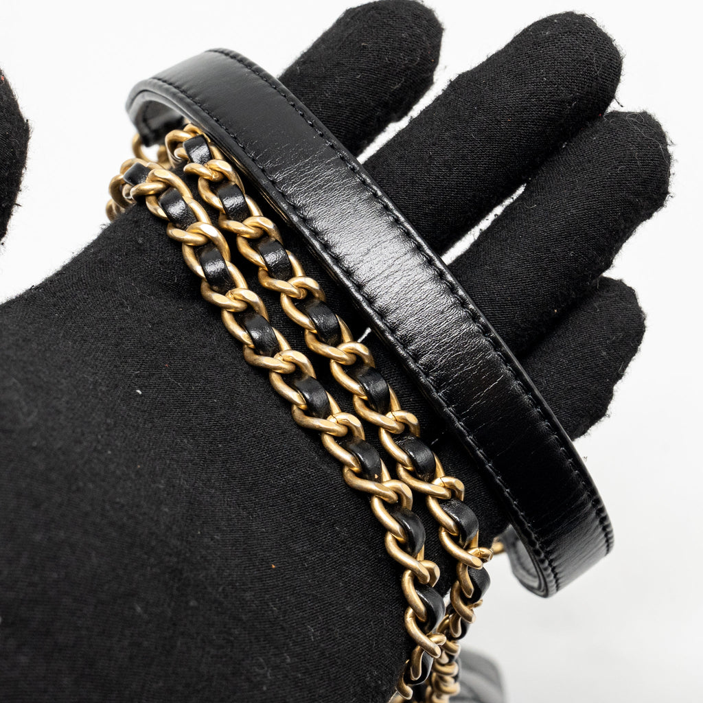 CHANEL DETAILED METAL TOP HANDLE MINI COCO HANDLE FLAP BAG SHINY CALFSKIN BLACK GHW (MICROCHIP)