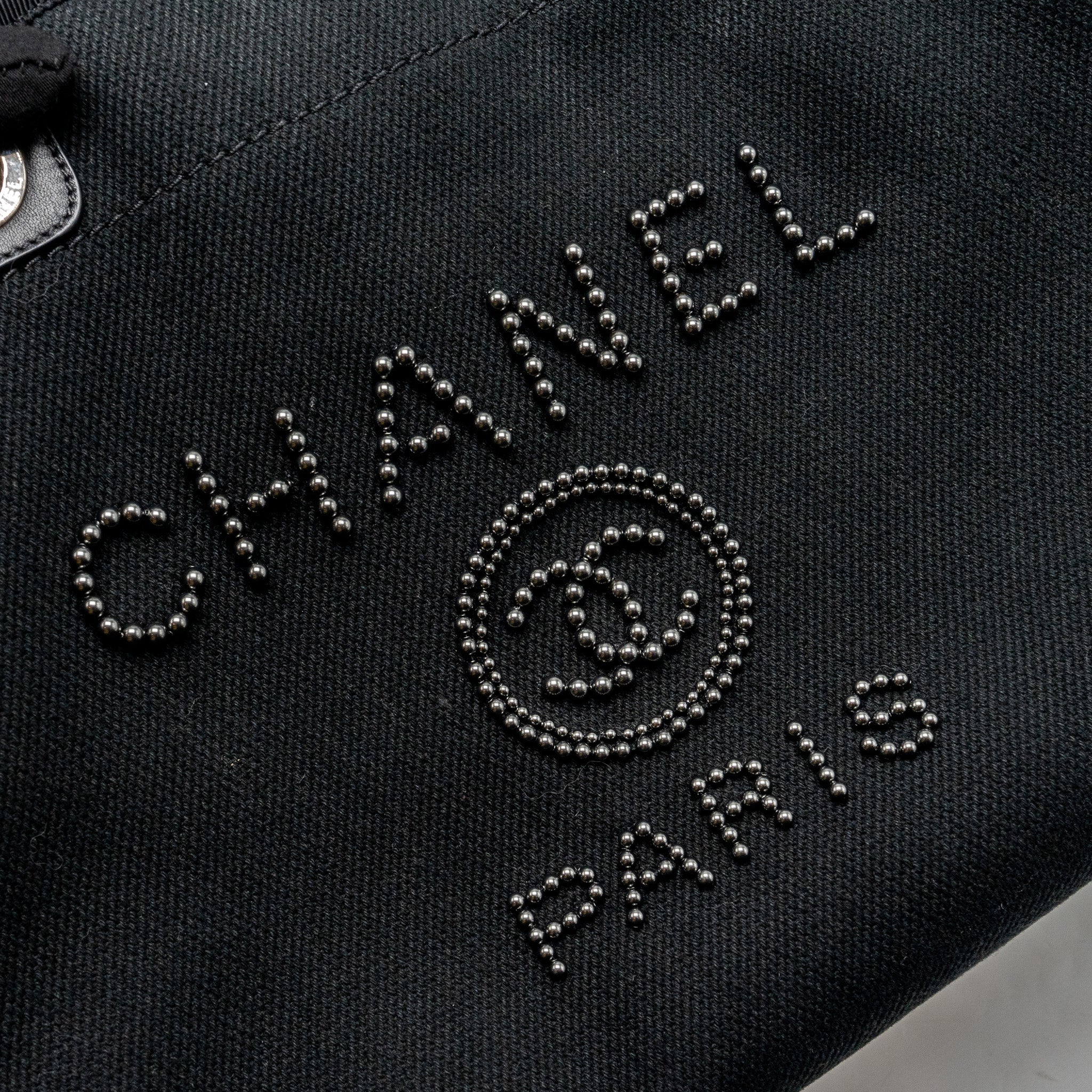 CHANEL LARGE DEAUVILLE BLACK-STUDDED TOTE BAG CANVAS/LEATHER BLACK SHW