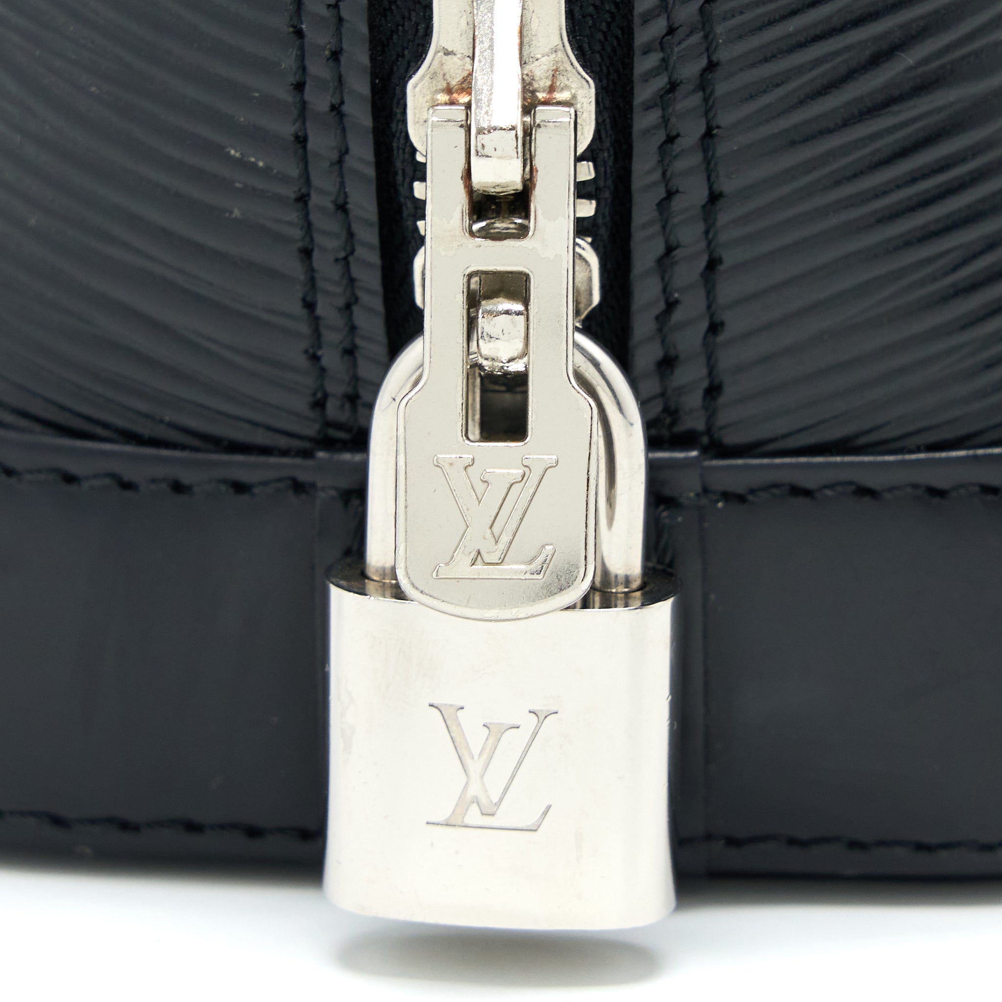 LOUIS VUITTON ALMA BB EPI BLACK SHW