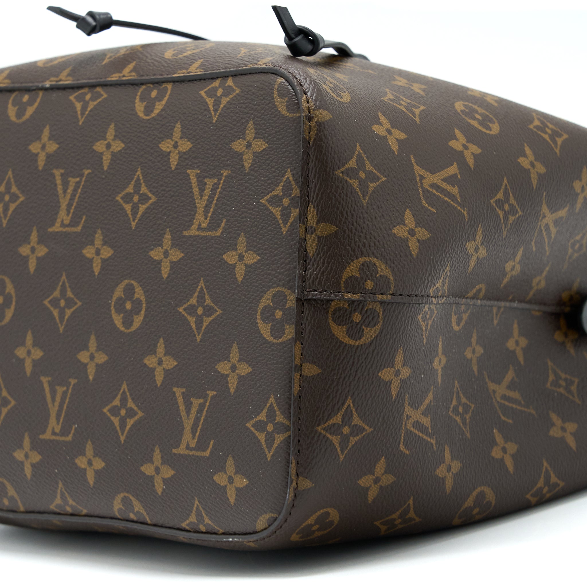LOUIS VUITTON NEONOE MONOGRAM CANVAS/BLACK GHW