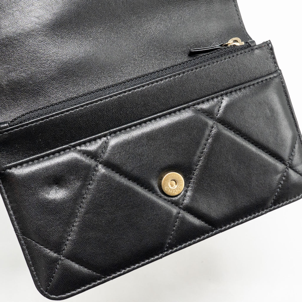 CHANEL 19 WALLET ON CHAIN LAMBSKIN BLACK MULTICOLOUR HARDWARE