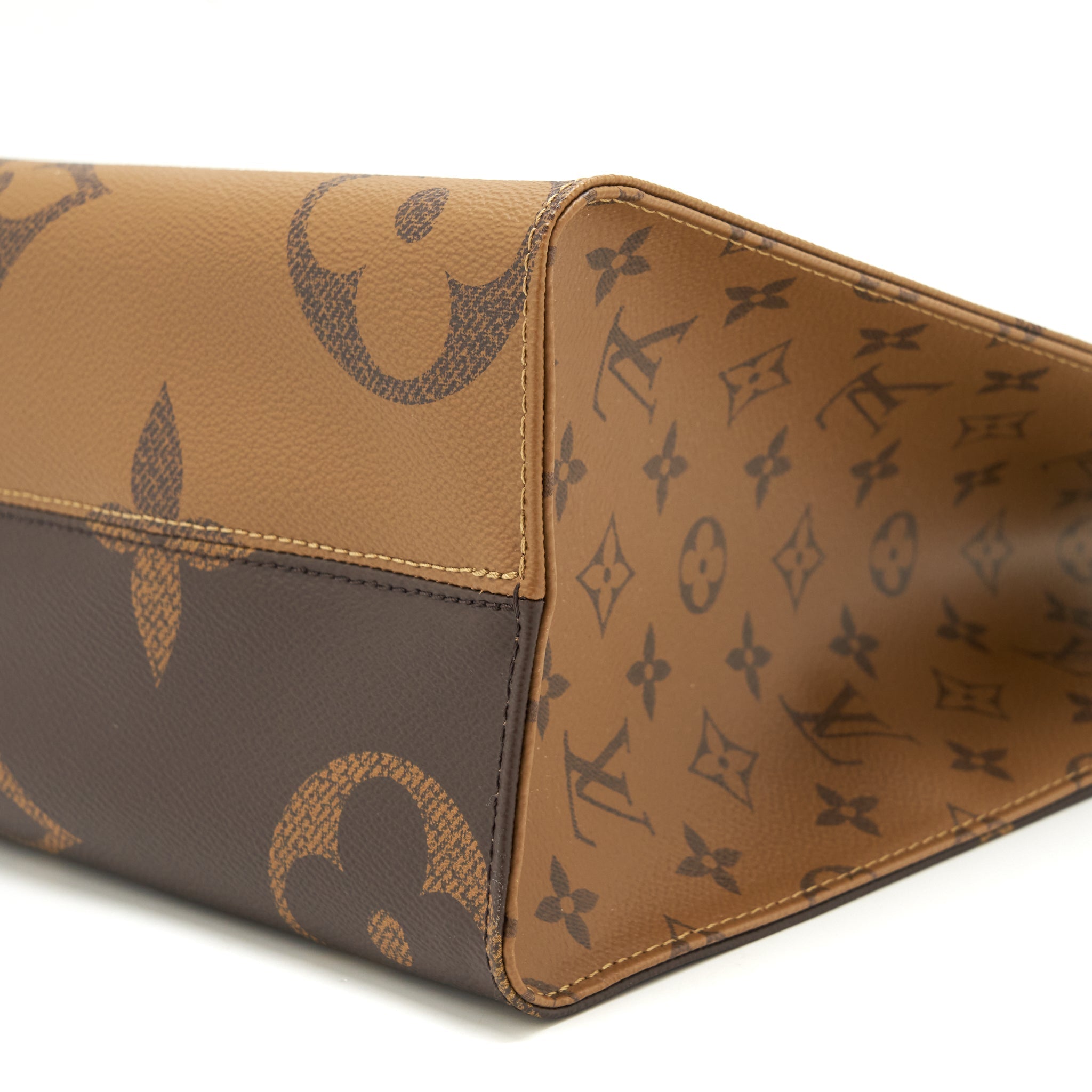 LOUIS VUITTON ON THE GO MM GHW
