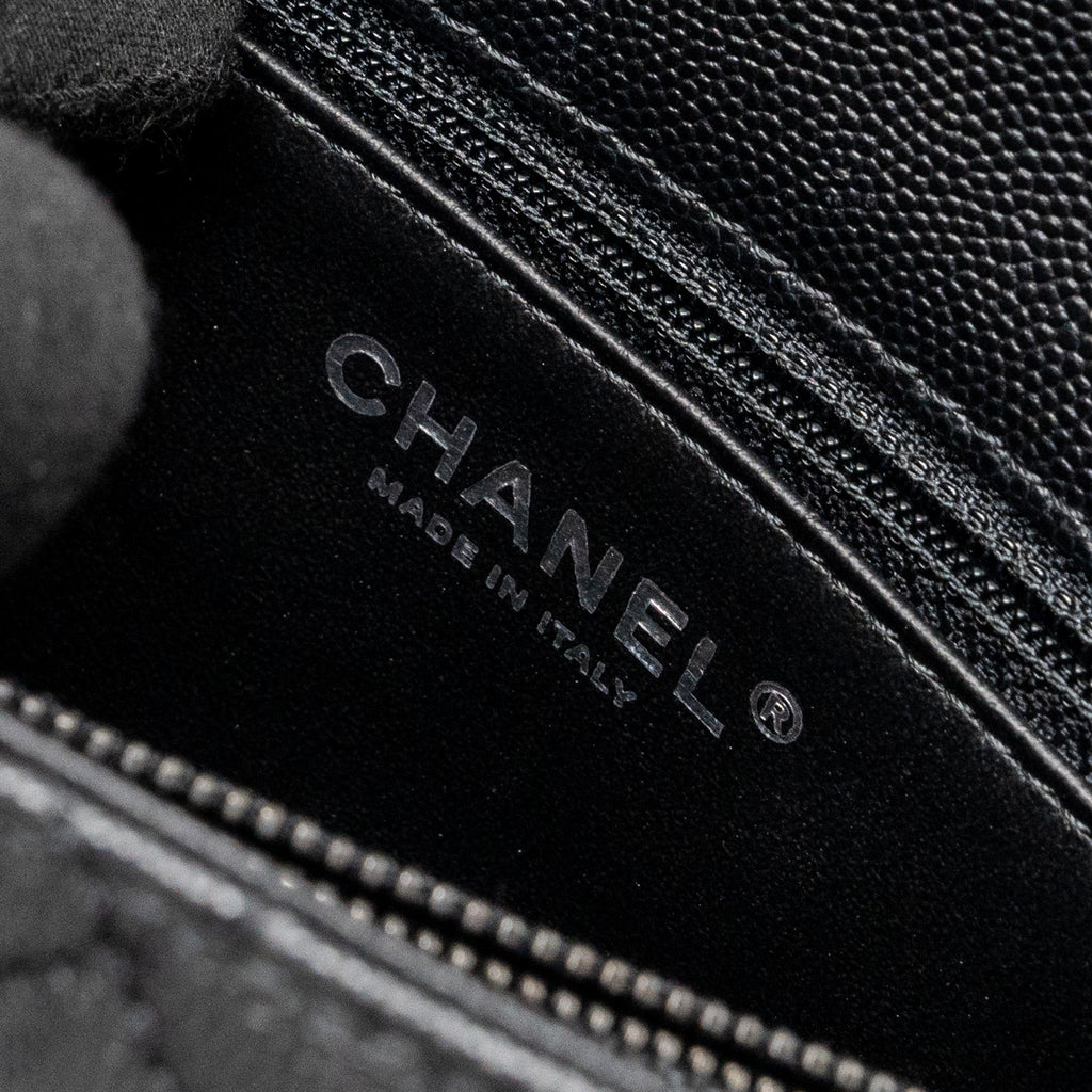 CHANEL MEDIUM COCO HANDLE CAVIAR / LIZARD HANDLE BLACK RUTHENIUM HARDWARE
