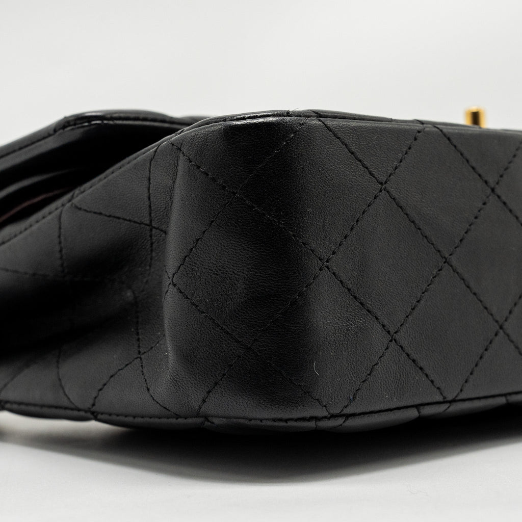 CHANEL MEDIUM CLASSIC DOUBLE  FLAP BAG LAMBSKIN BLACK GHW