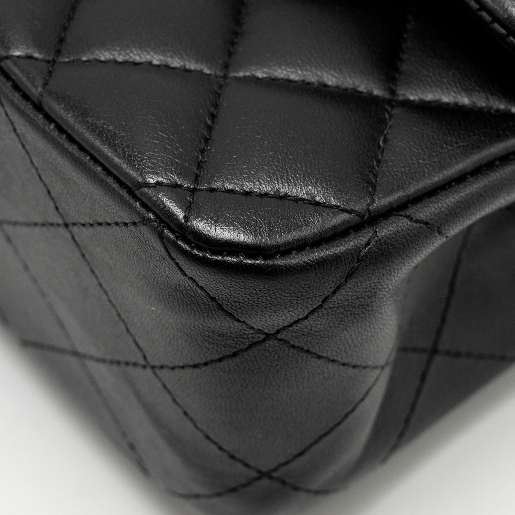 CHANEL MEDIUM CLASSIC DOUBLE  FLAP BAG LAMBSKIN BLACK GHW