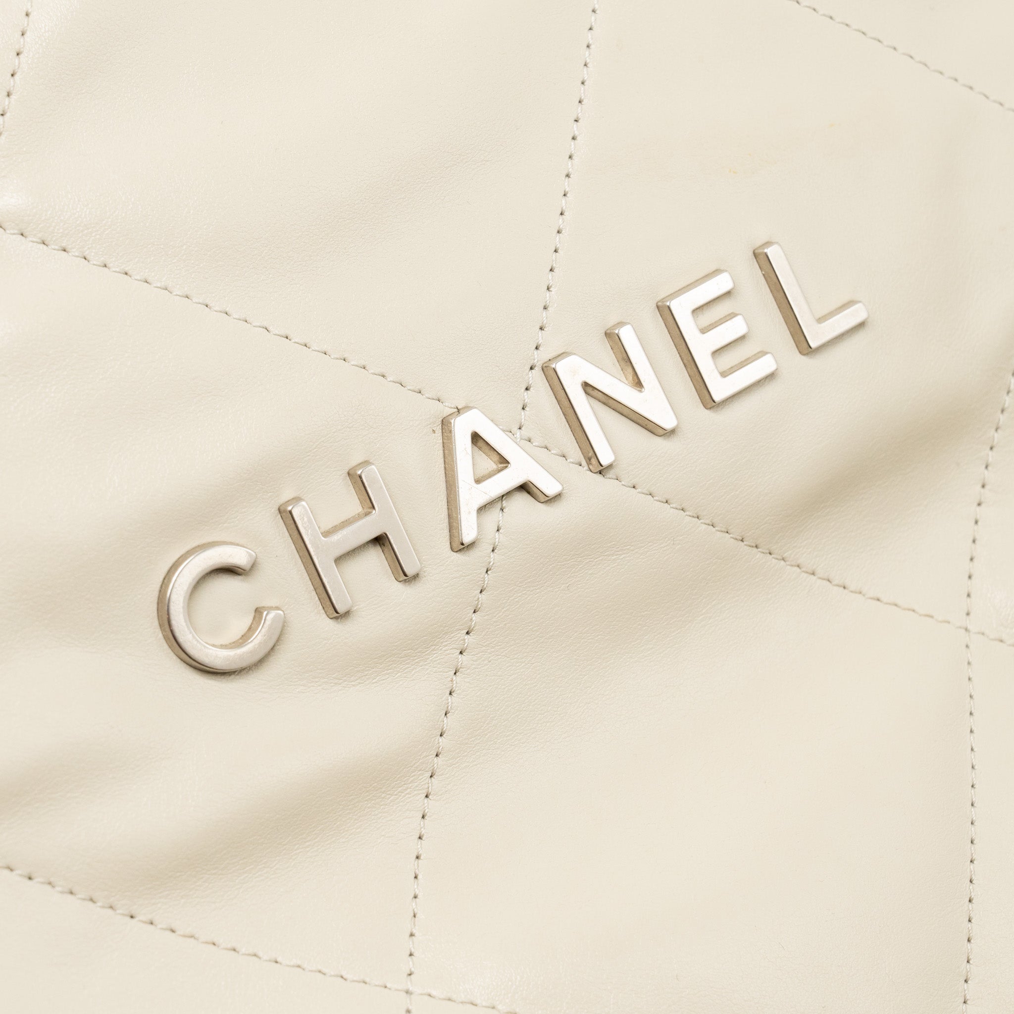 CHANEL SMALL 22 SHINY CALFSKIN LIGHT GREY SHW (MICROCHIP)