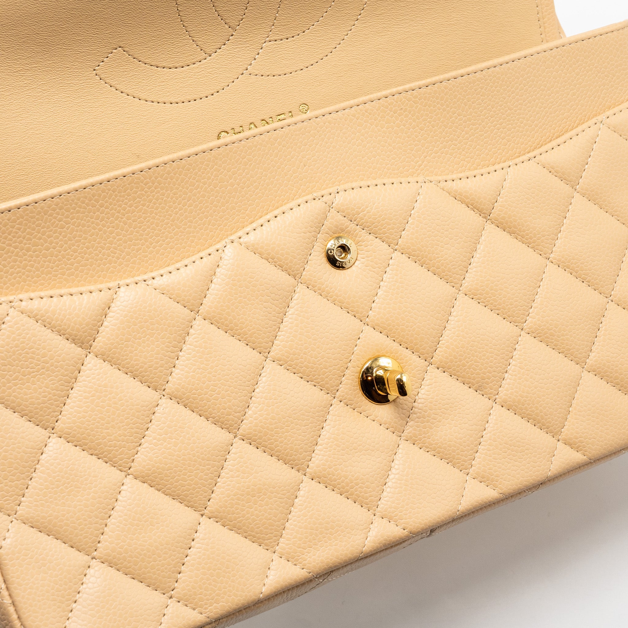 CHANEL JUMBO CLASSIC DOUBLE FLAP CAVIAR BEIGE LGHW (MICROCHIP)