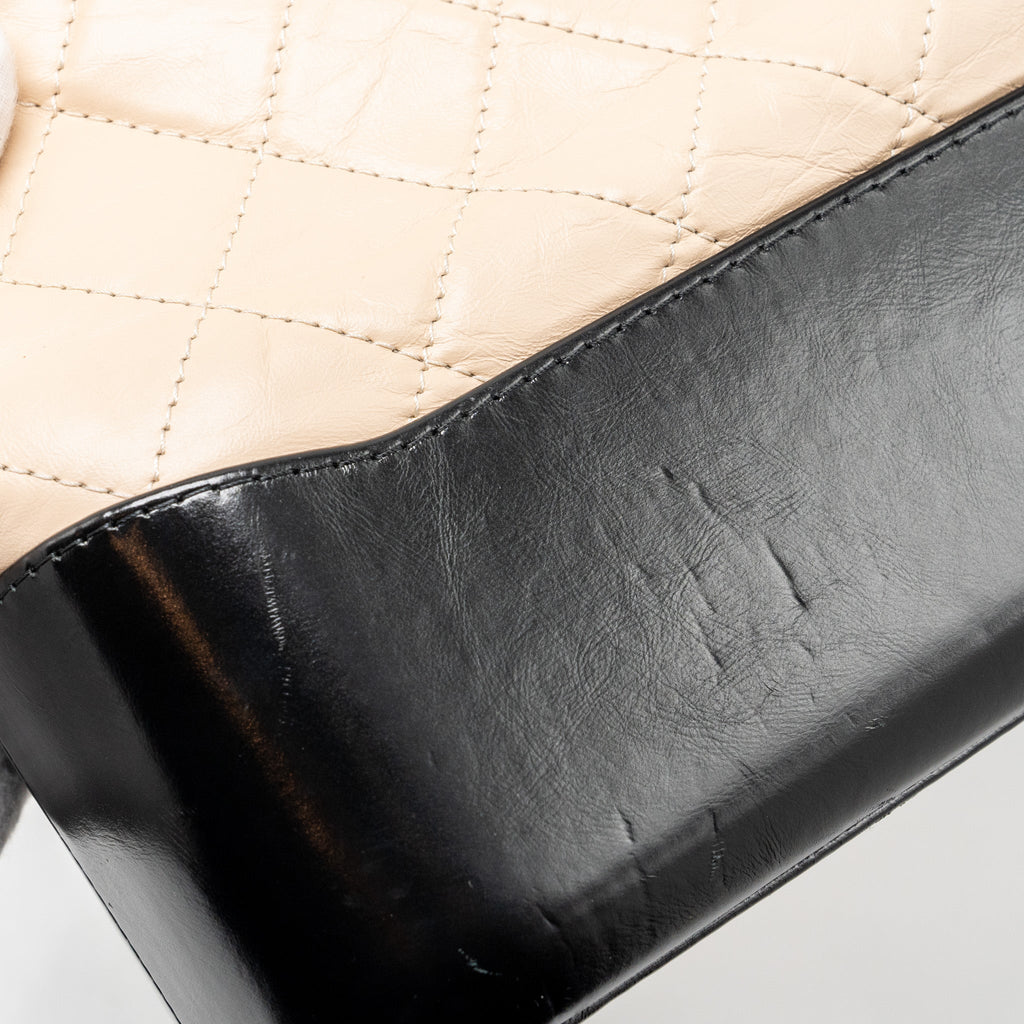CHANEL GABRIELLE HOBO BAG AGED CALFSKIN BEIGE/BLACK MULTICOLOUR HARDWARE