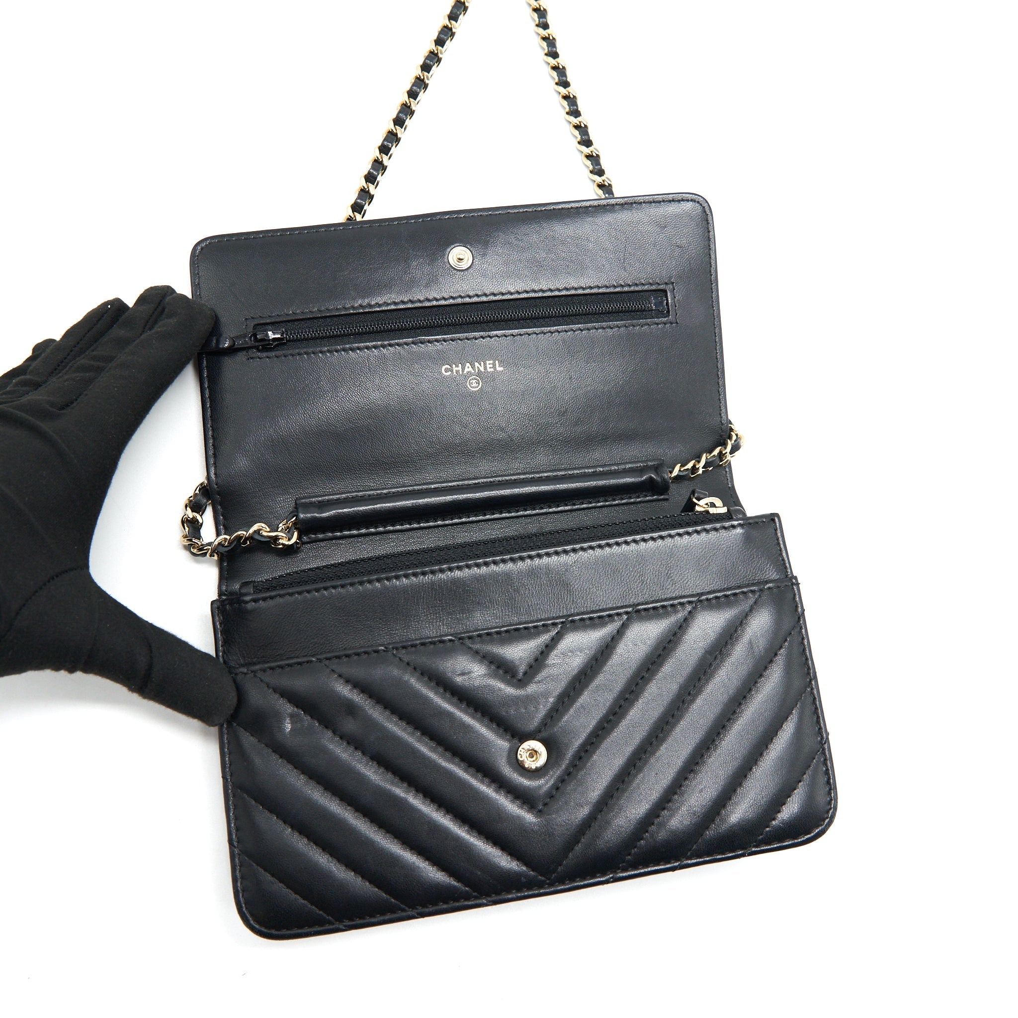 CHANEL CHEVRON WALLET ON CHAIN LAMBSKIN BLACK WITH GHW