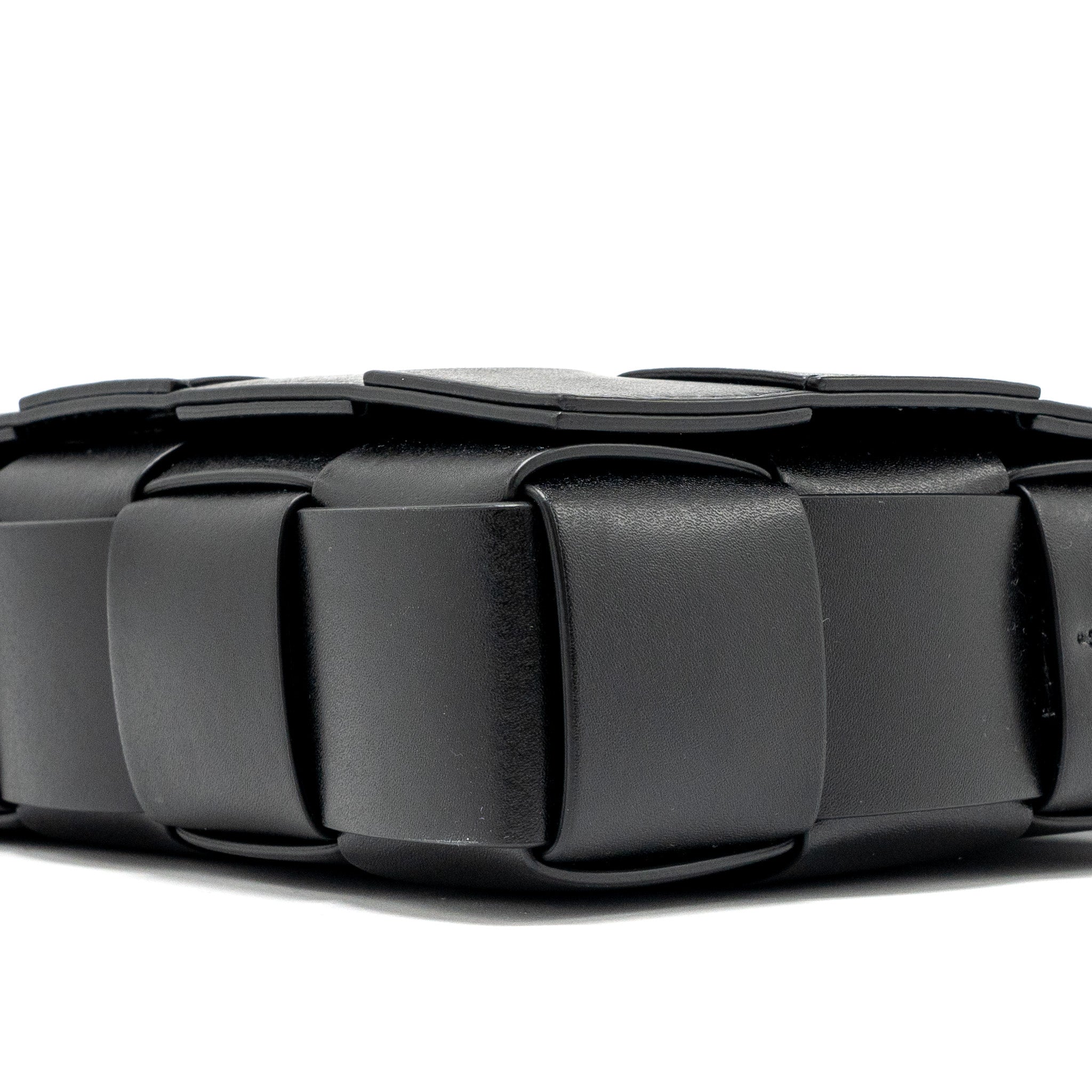 BOTTEGA VENETA SMALL CASSETTE LEATHER BLACK SHW