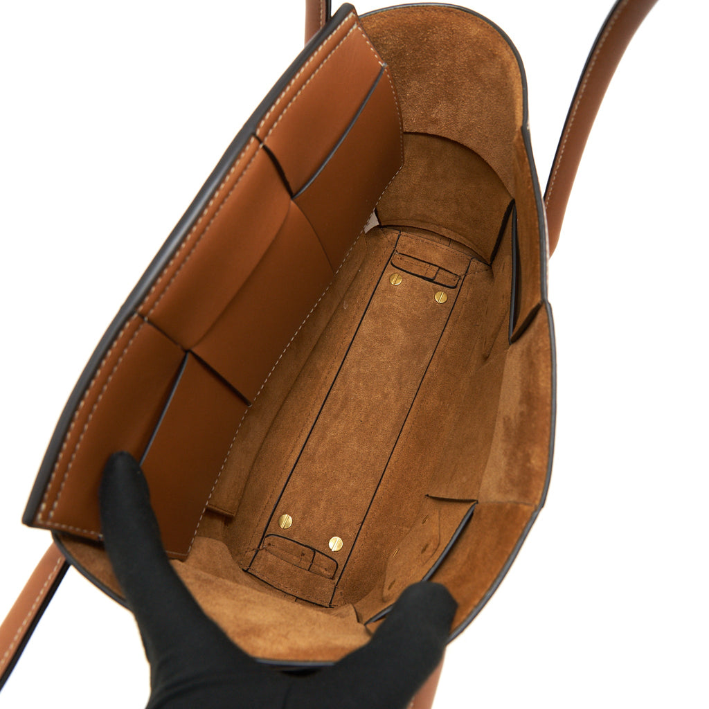 BOTTEGA VENETA SMALL ARCO BAG WOOD