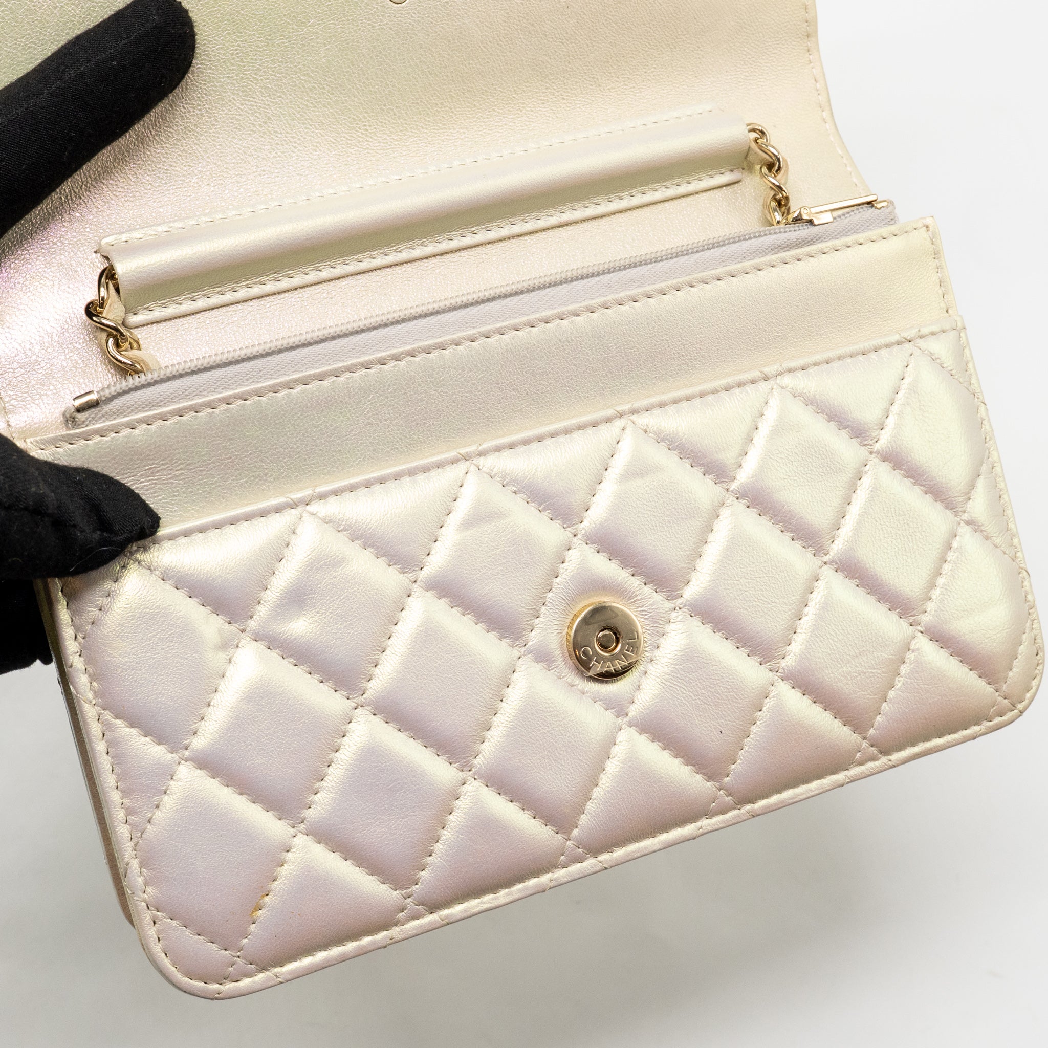 CHANEL WALLET ON CHAIN LAMBSKIN IRIDESCENT IVORY LGHW