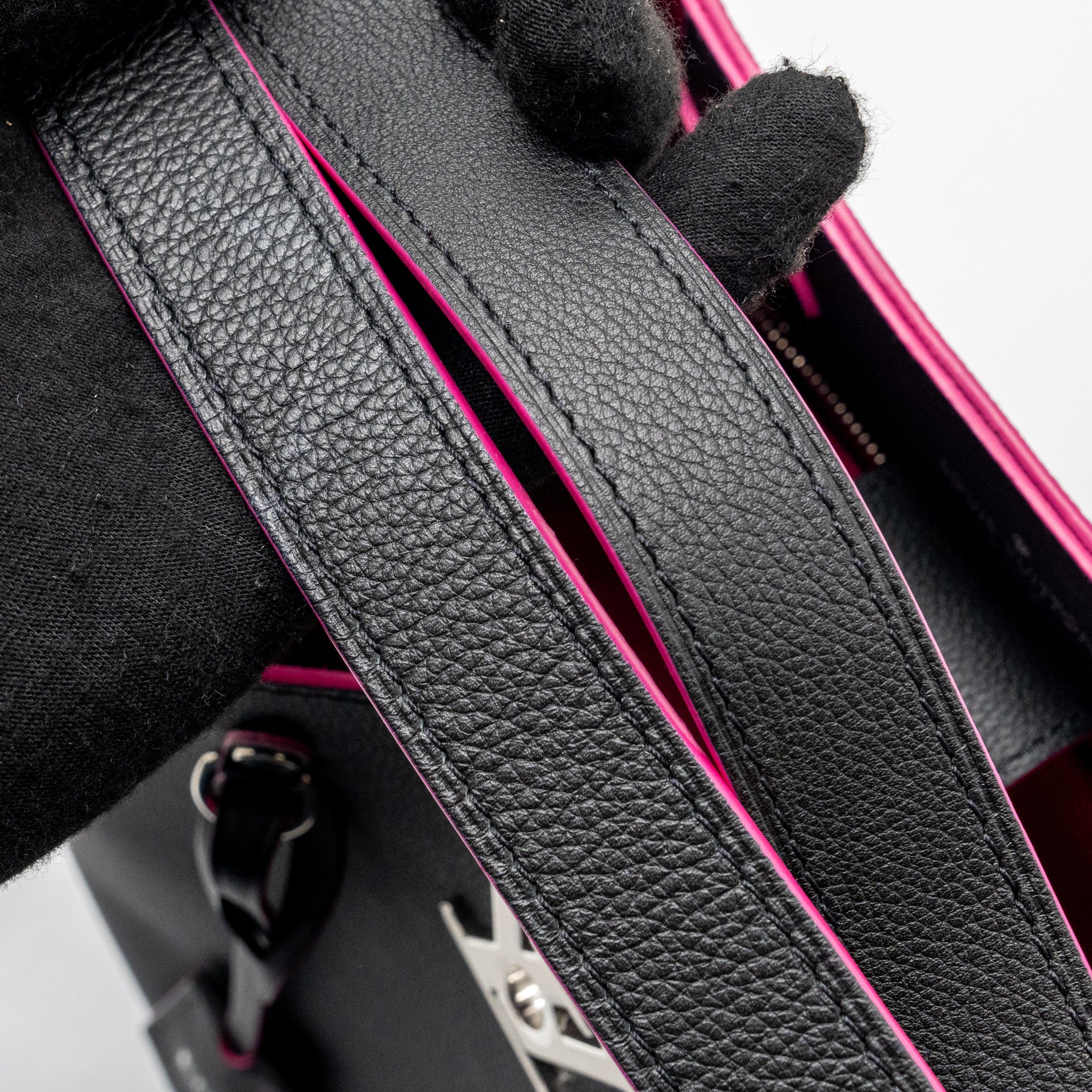 LOUIS VUITTON LOCKME BUCKET BAG CALFSKIN BLACK/PINK SHW
