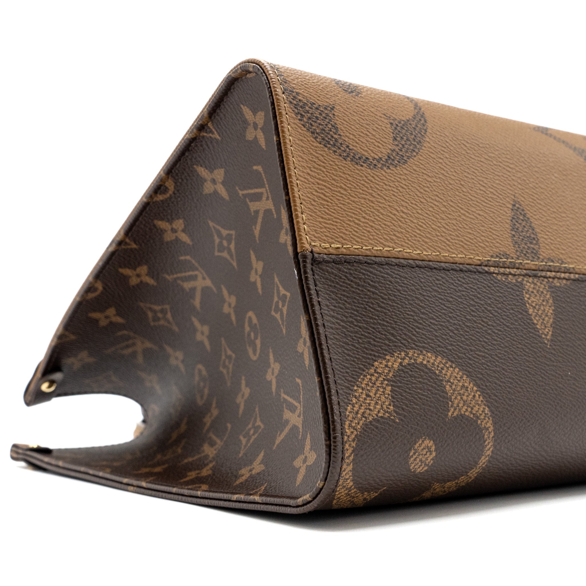 LOUIS VUITTON ONTHEGO MM MONOGRAM CANVAS GHW