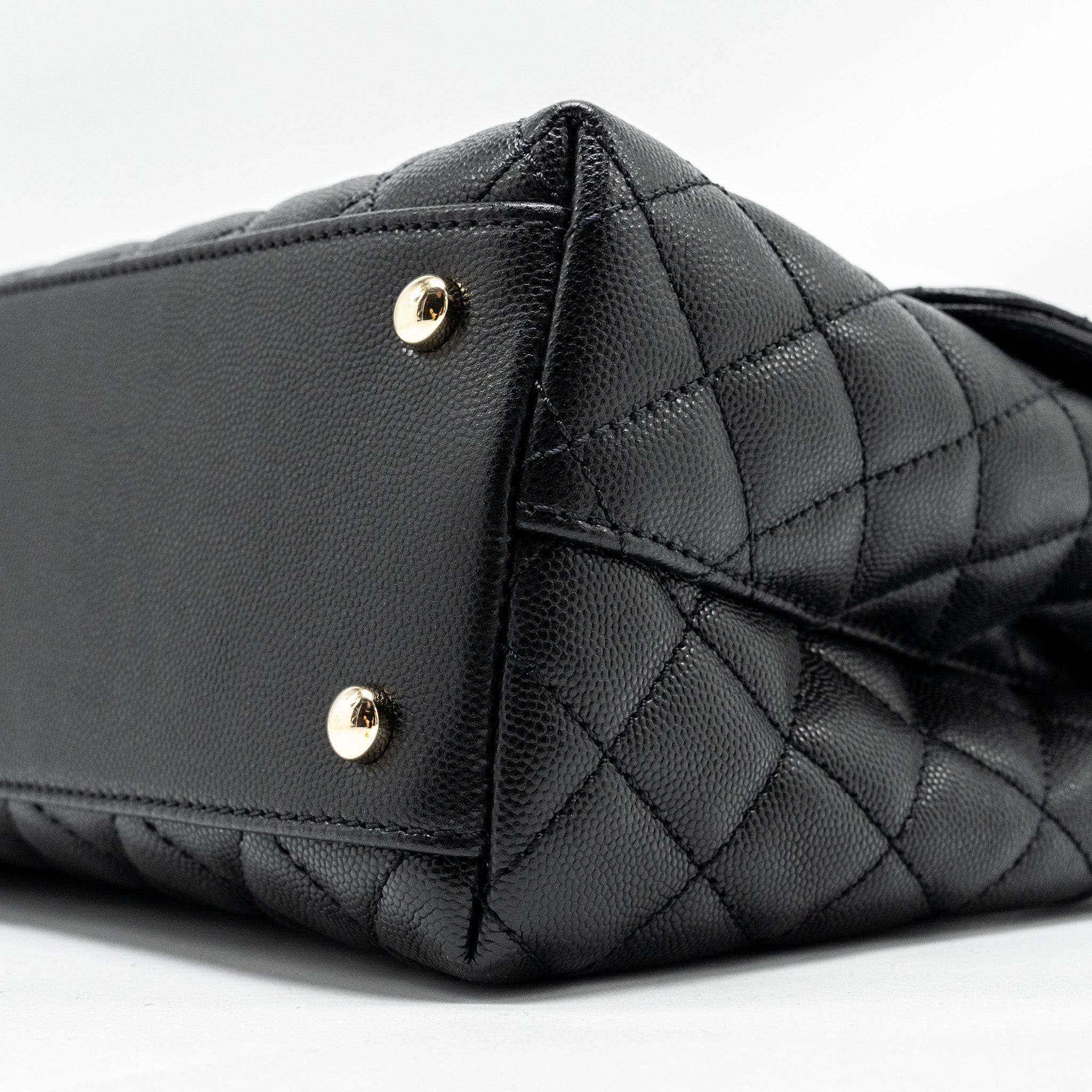 CHANEL LARGE COCO HANDLE CAVIAR BLACK LGHW (MICROCHIP)