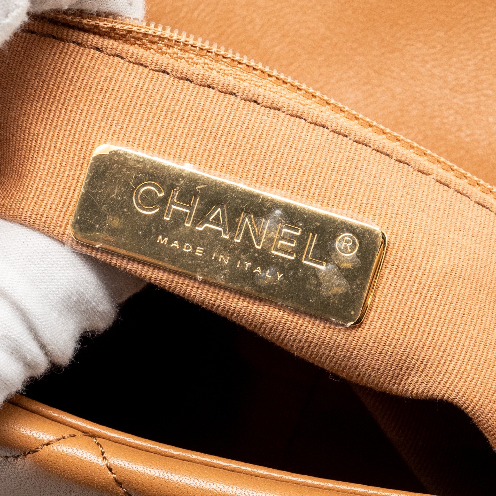 CHANEL LARGE 19 BAG 30CM LAMBSKIN CARAMEL MULTICOLOUR HARDWARE (MICROCHIP)