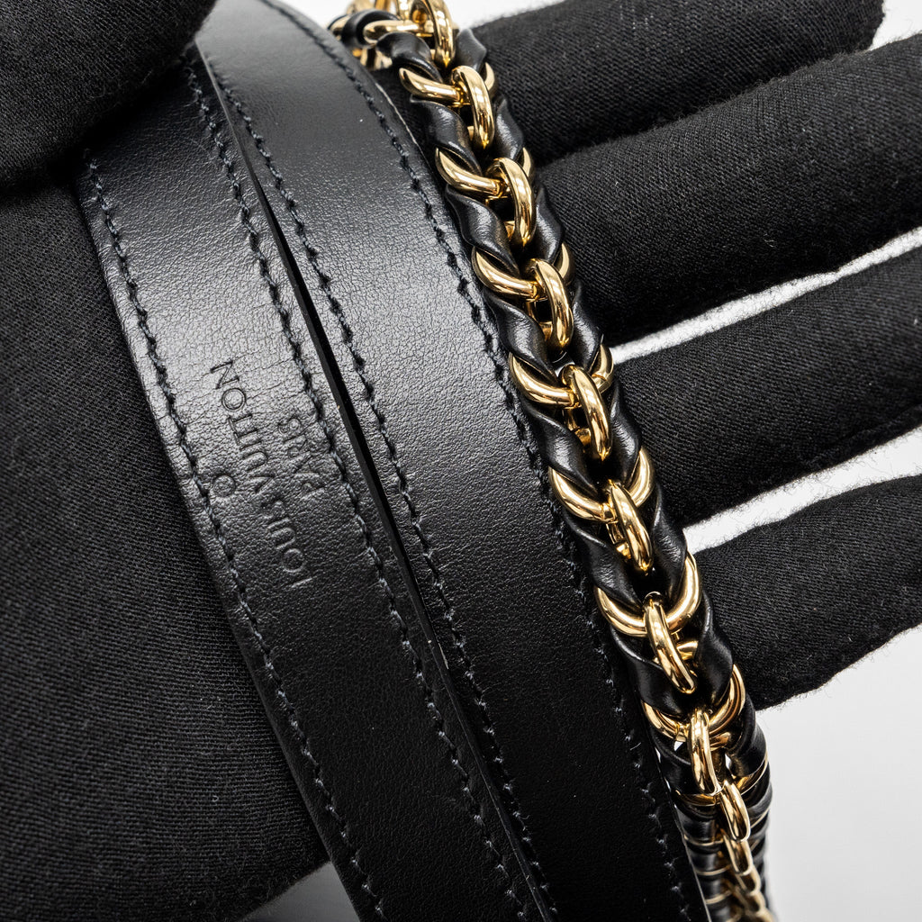 LOUIS VUITTON DAUPHINE MM EPI BLACK GHW