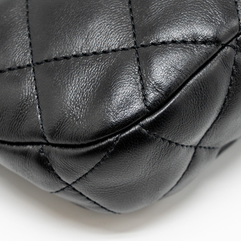 CHANEL 22K HOBO SHOULDER BAG LAMBSKIN BLACK GHW