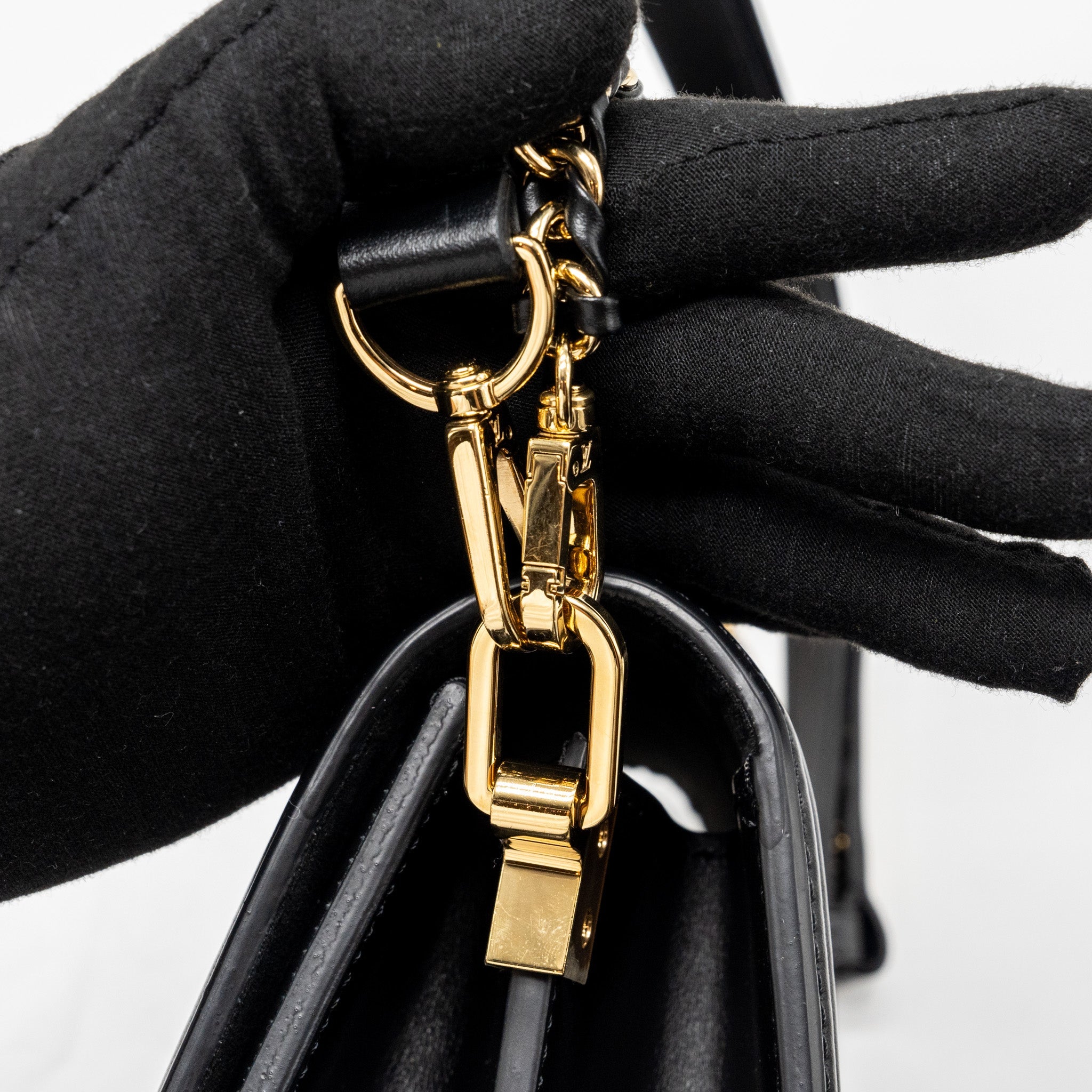 LOUIS VUITTON DAUPHINE MM EPI BLACK GHW