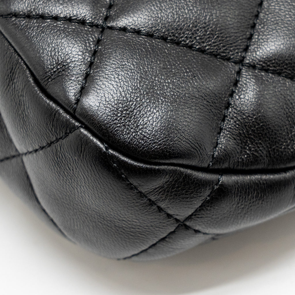 CHANEL 22K HOBO SHOULDER BAG LAMBSKIN BLACK GHW