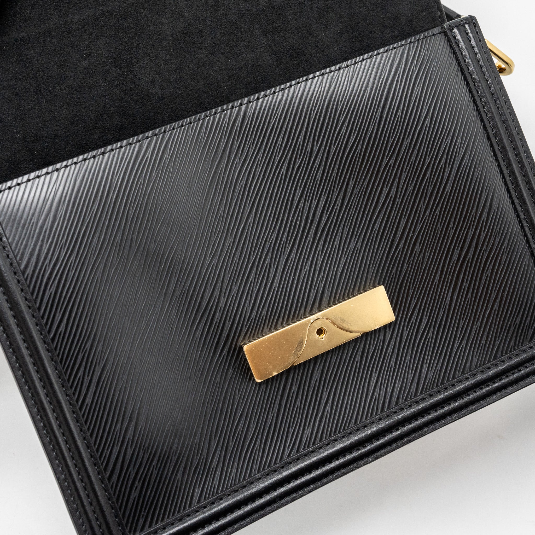 LOUIS VUITTON DAUPHINE MM EPI BLACK GHW