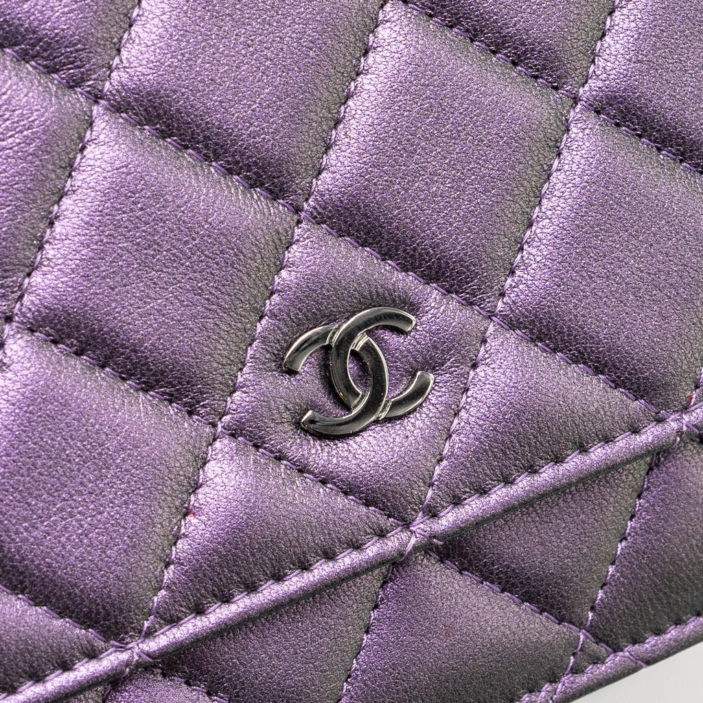 CHANEL CLASSIC WALLET ON CHAIN LAMBSKIN IRIDESCENT PURPLE RUTHENIUM HARDWARE