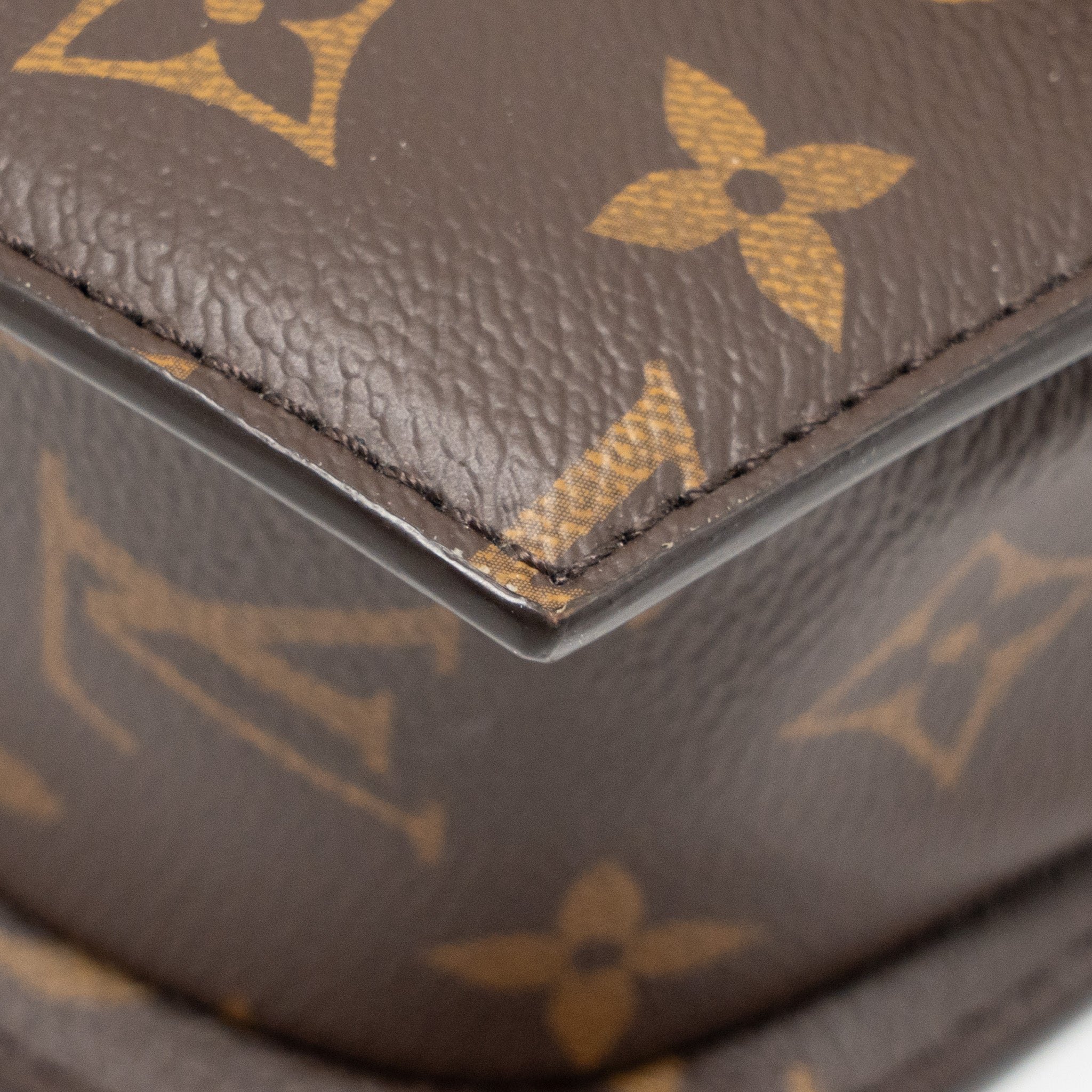 LOUIS VUITTON TILSITT MONOGRAM REVERSE CANVAS GHW