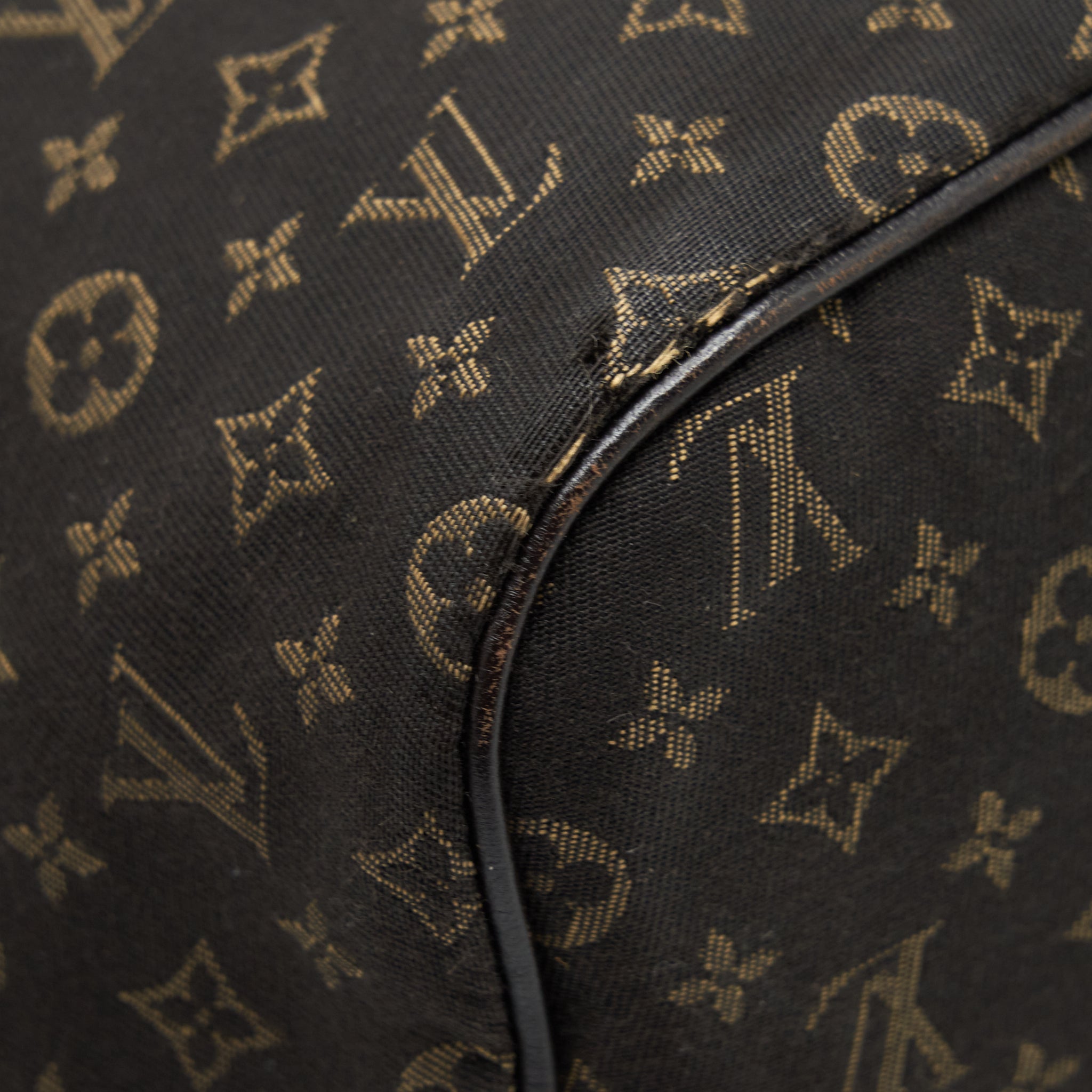LOUIS VUITTON NEVERFULL MM MONOGRAM FABRIC DARK BROWN GHW