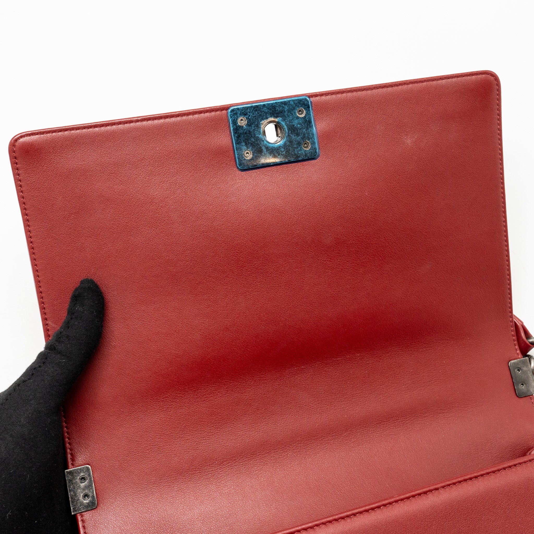 CHANEL CHEVRON NEW MEDIUM BOY BAG CALFSKIN RED RUTHENIUM HARDWARE